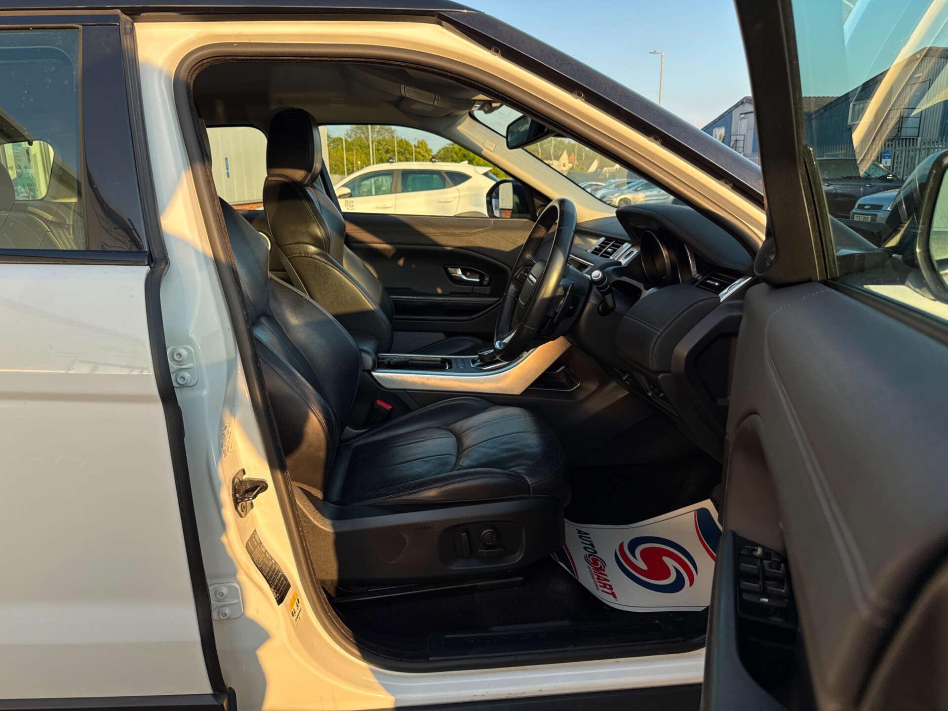 Land Rover Range Rover Evoque view 23