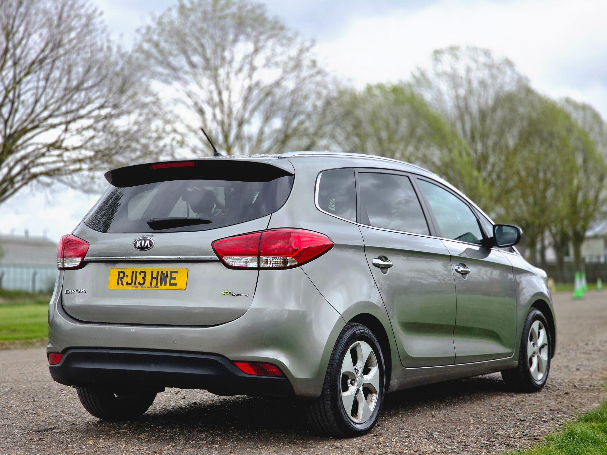 Kia Carens view 6