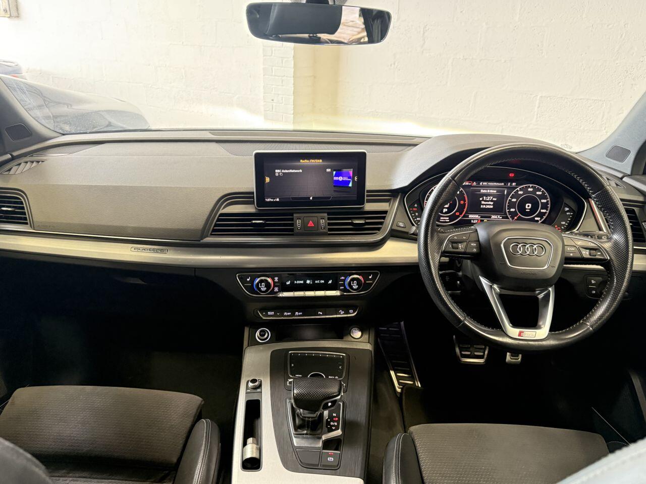 Audi Q5 view 34
