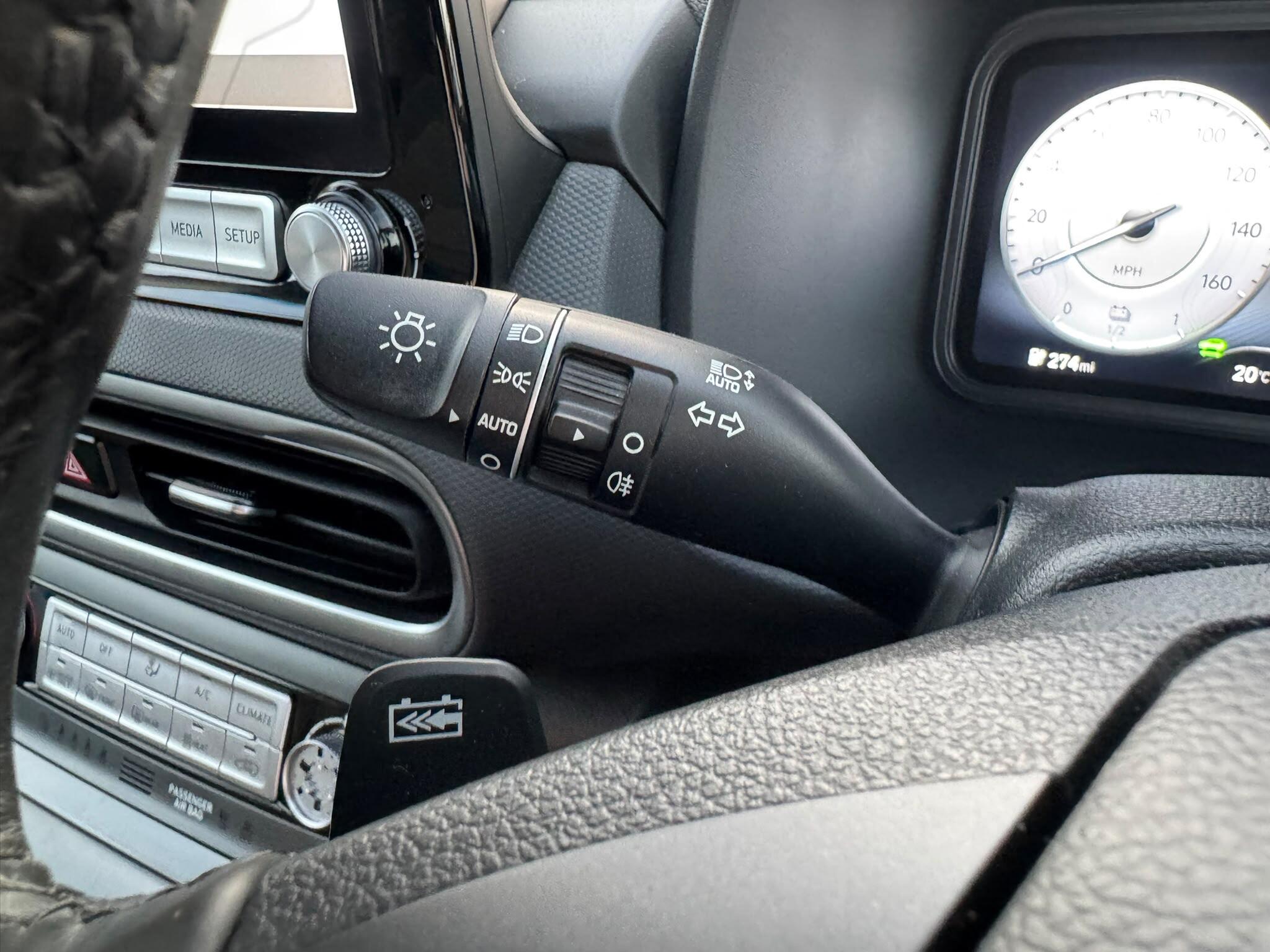 Hyundai Kona view 60