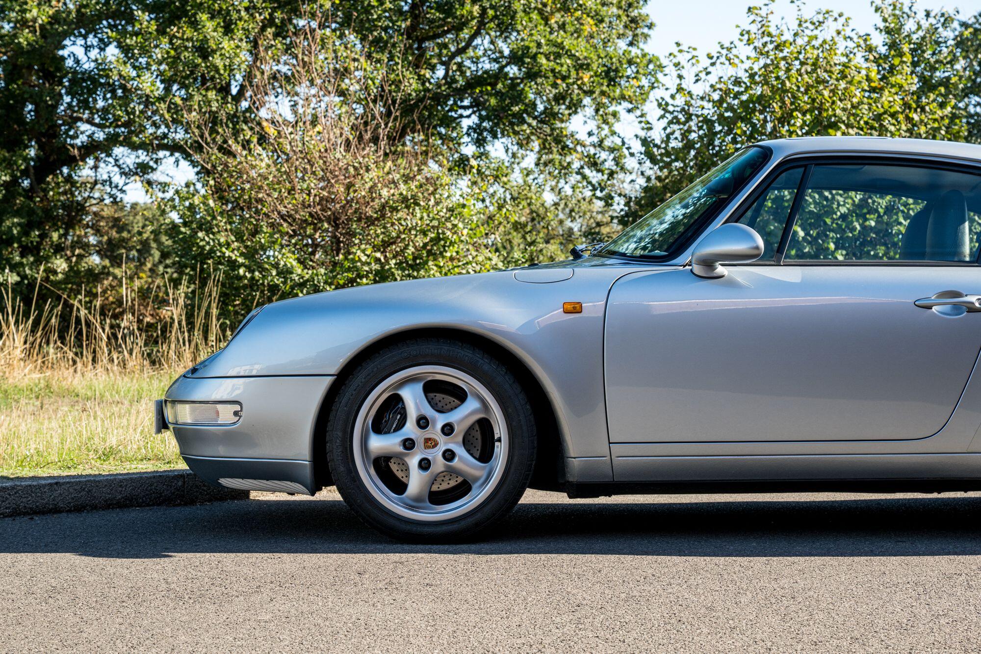 Porsche 911 view 20