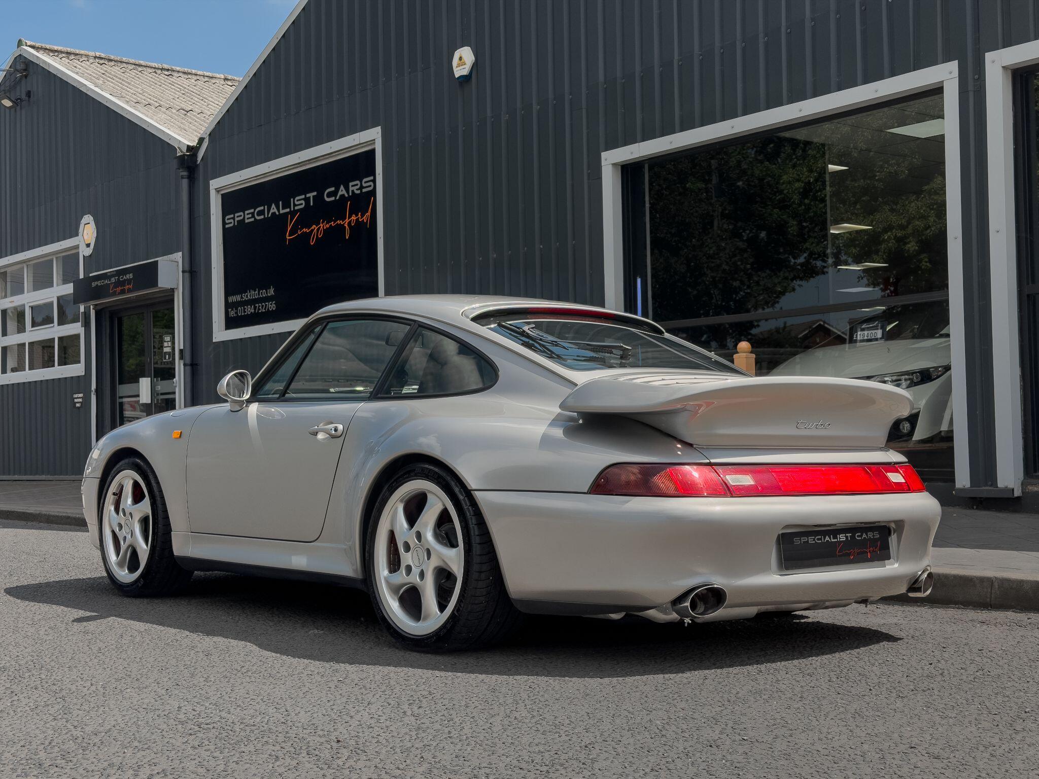 Porsche 911 view 2