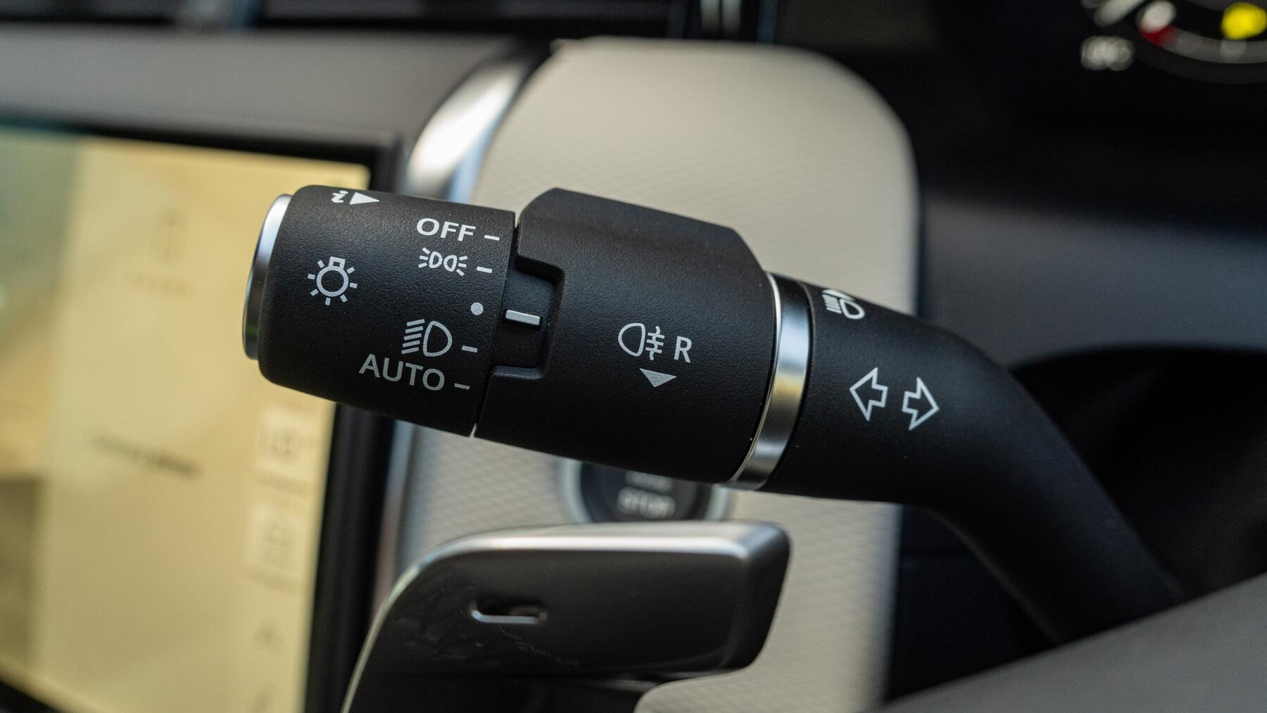 Land Rover Discovery Sport view 22