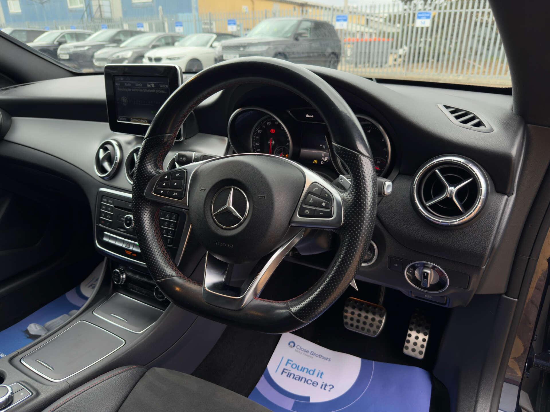 Mercedes-Benz Cla view 11