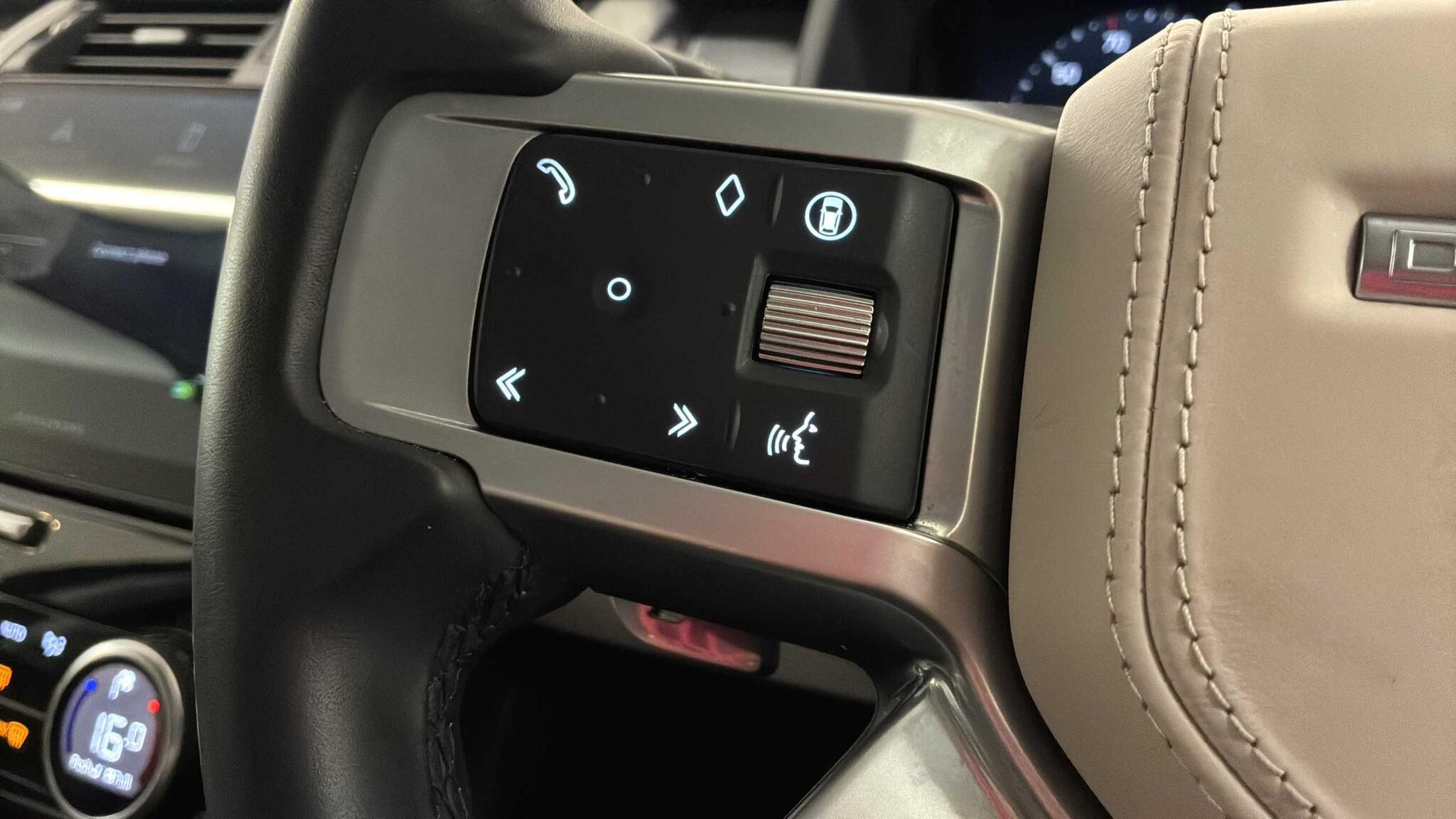 Land Rover Discovery view 27