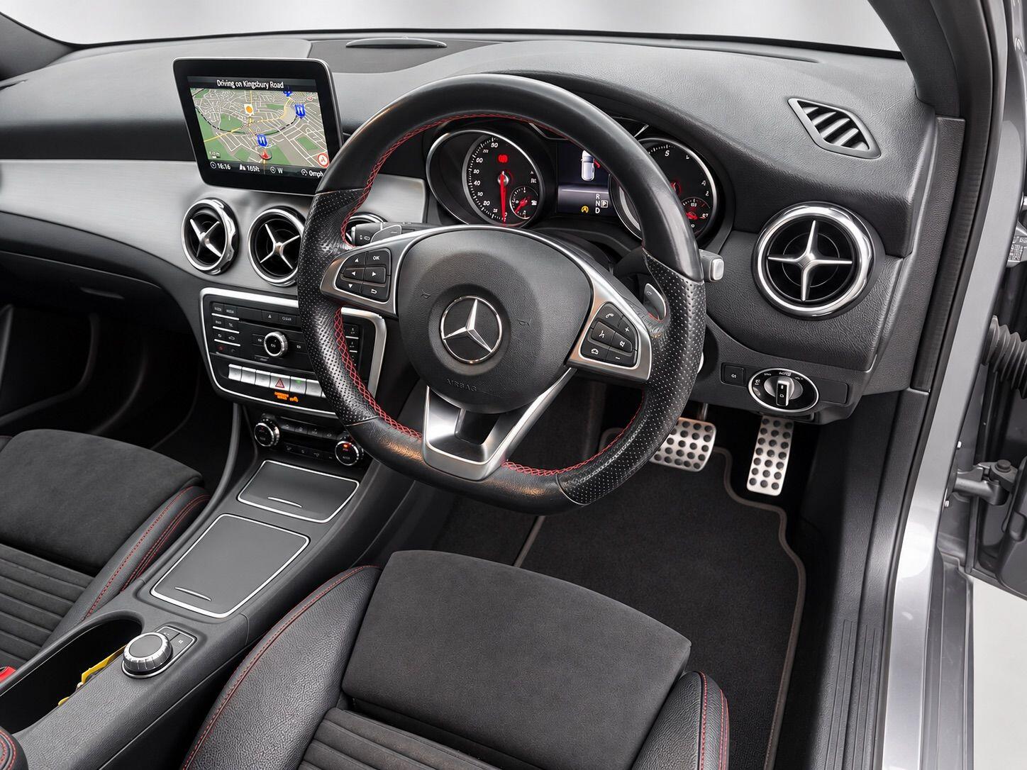 Mercedes-Benz Gla view 19