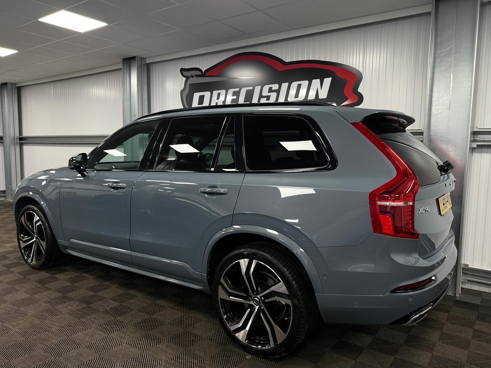 Volvo XC90 view 5