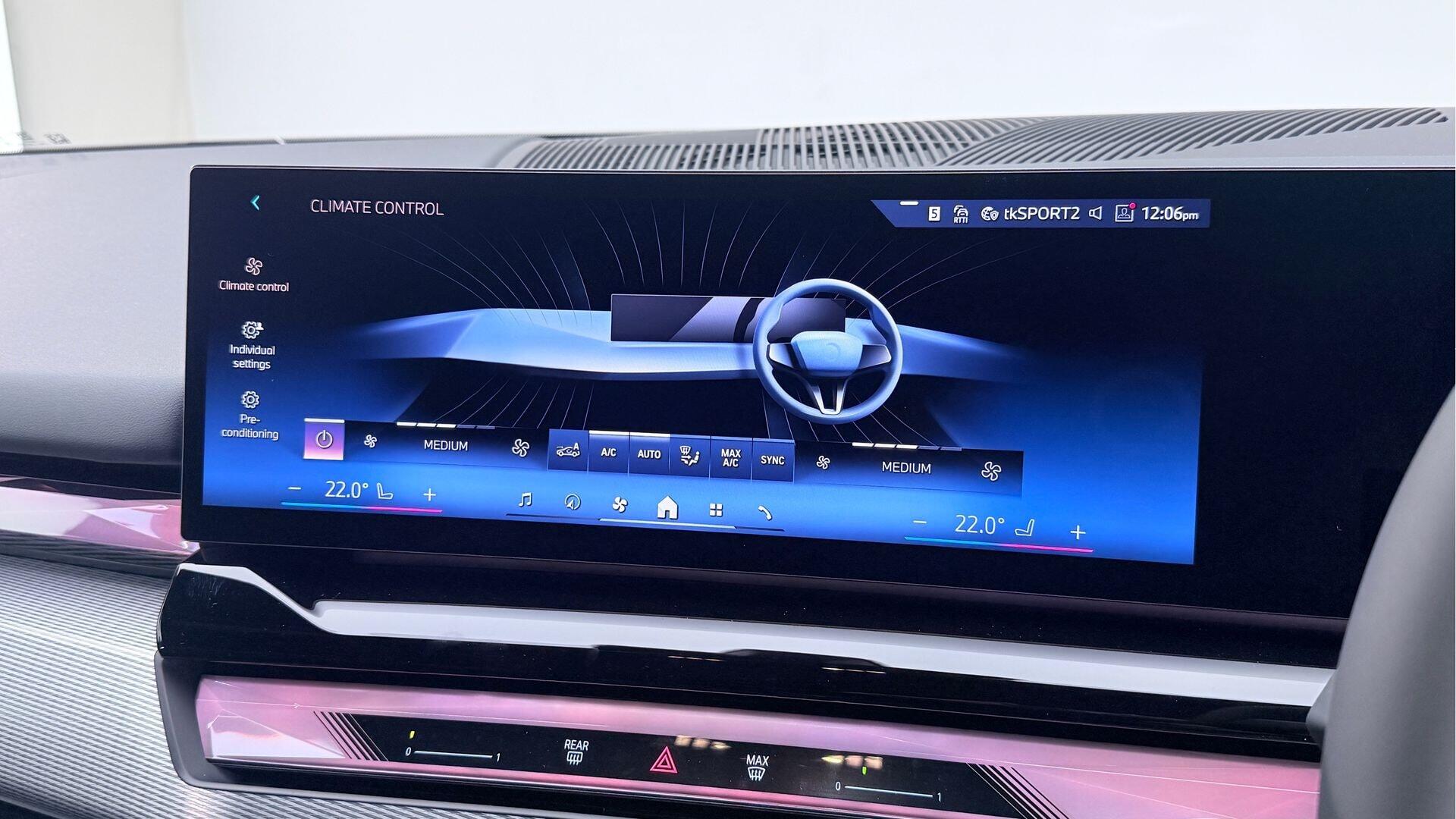 BMW 5 Series view 24