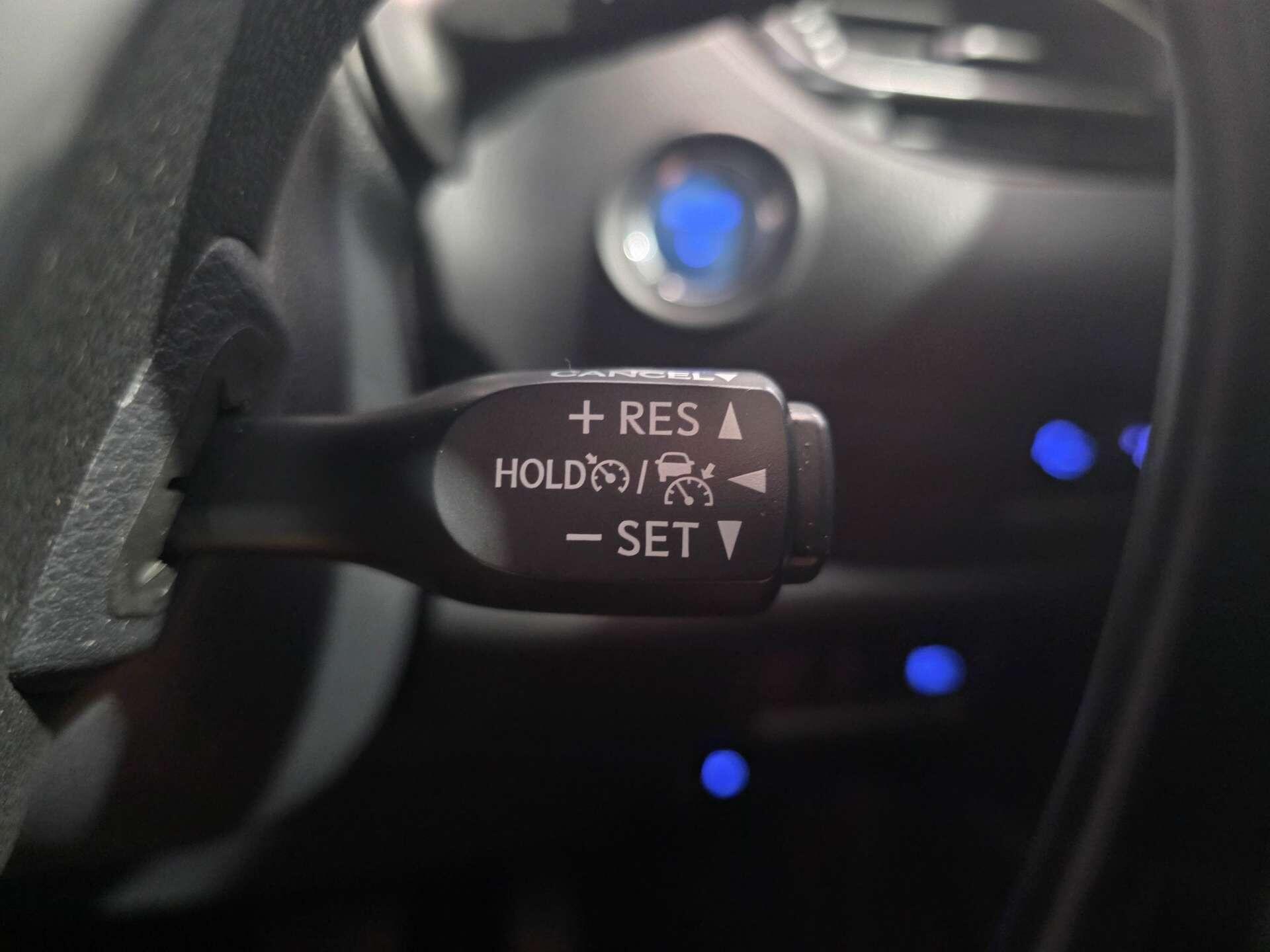 Toyota C-HR view 22