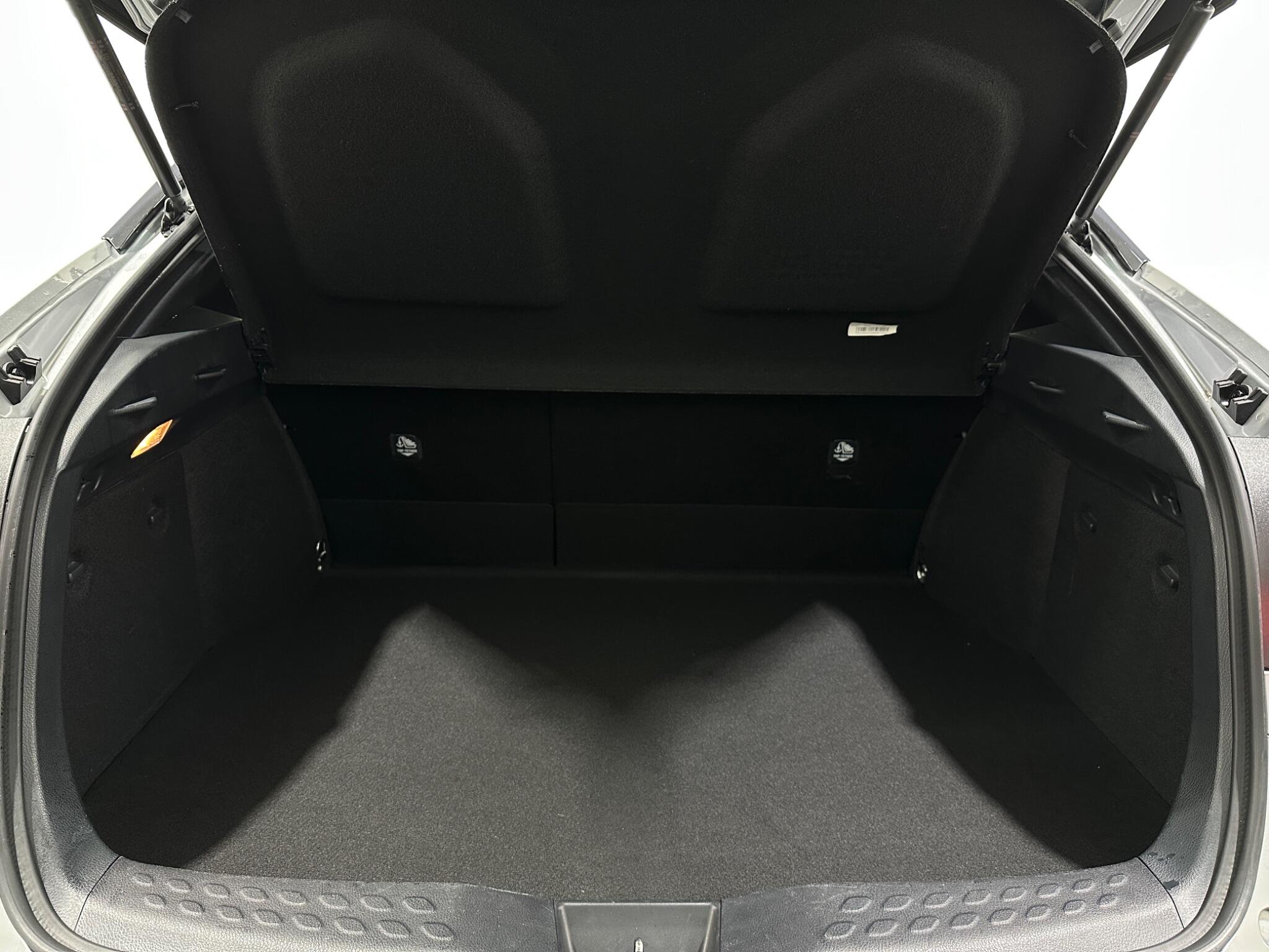 Toyota C-HR view 46