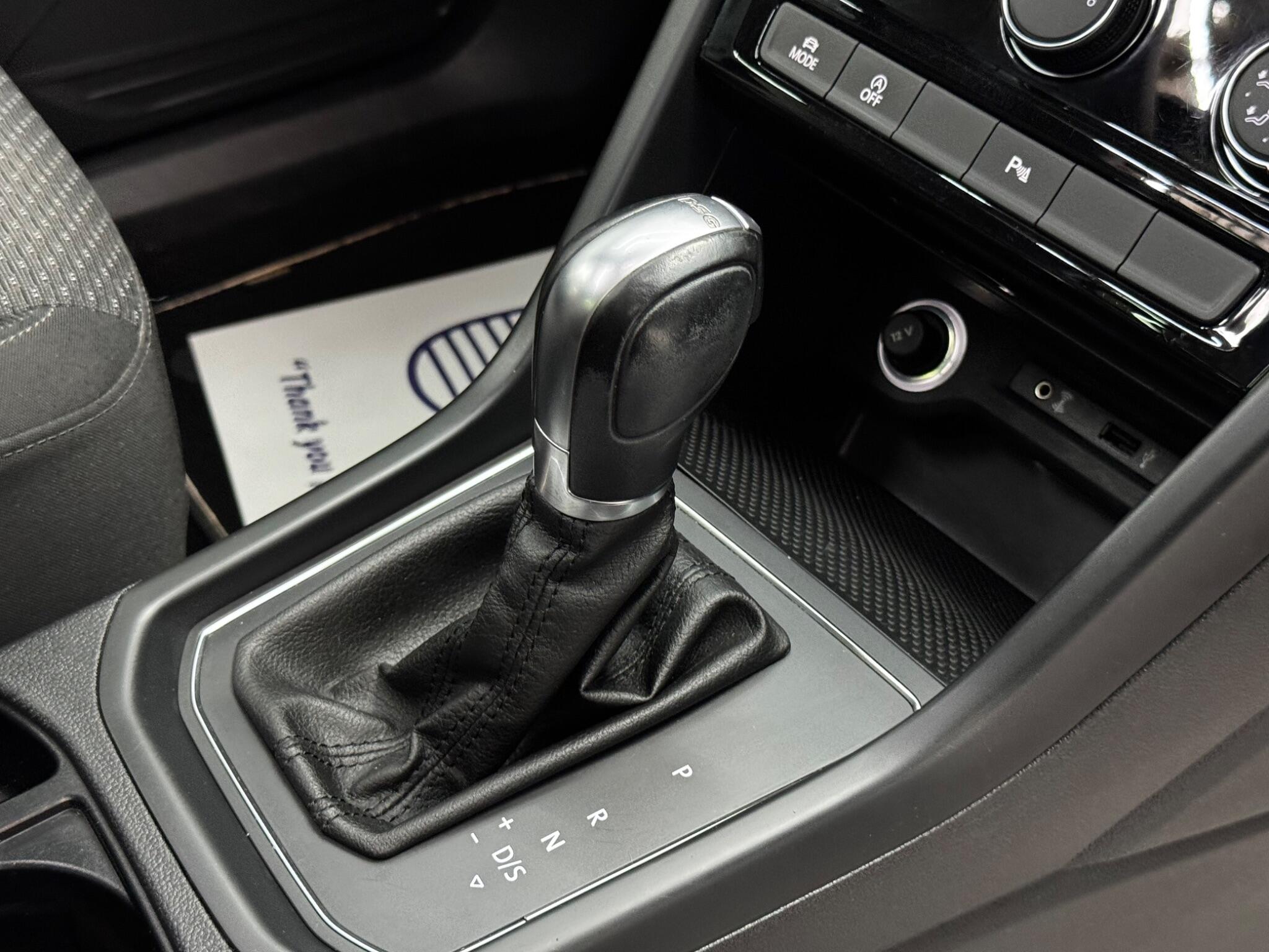 Volkswagen Touran view 8