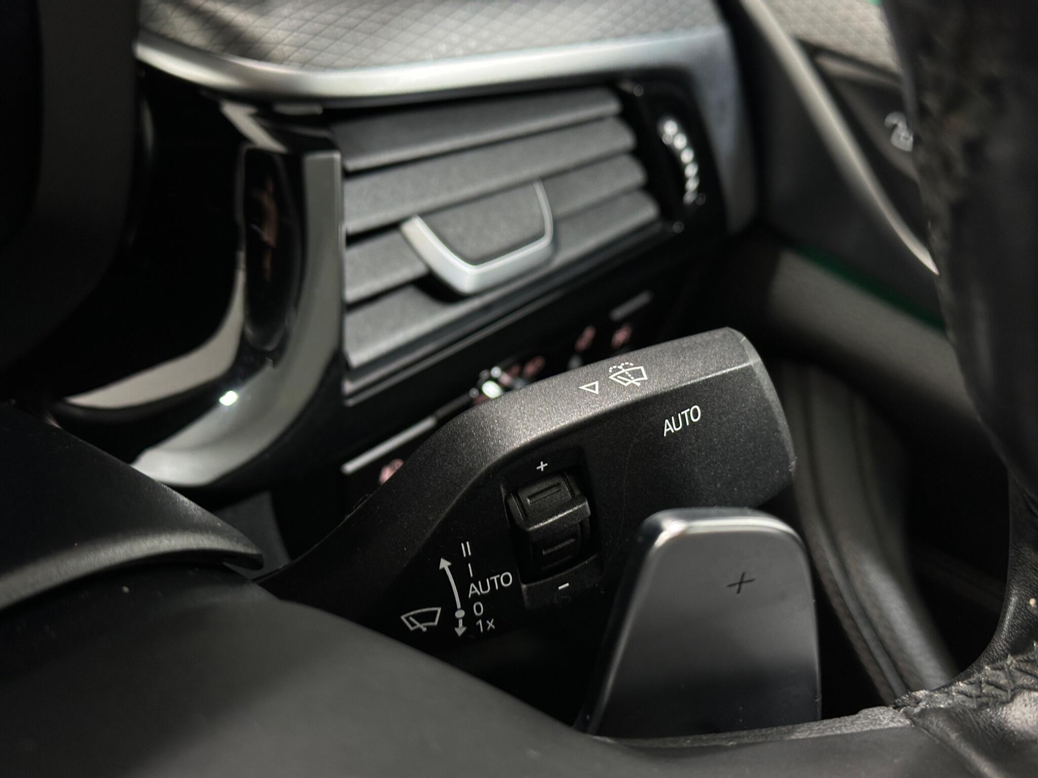 BMW 5 Series view 17