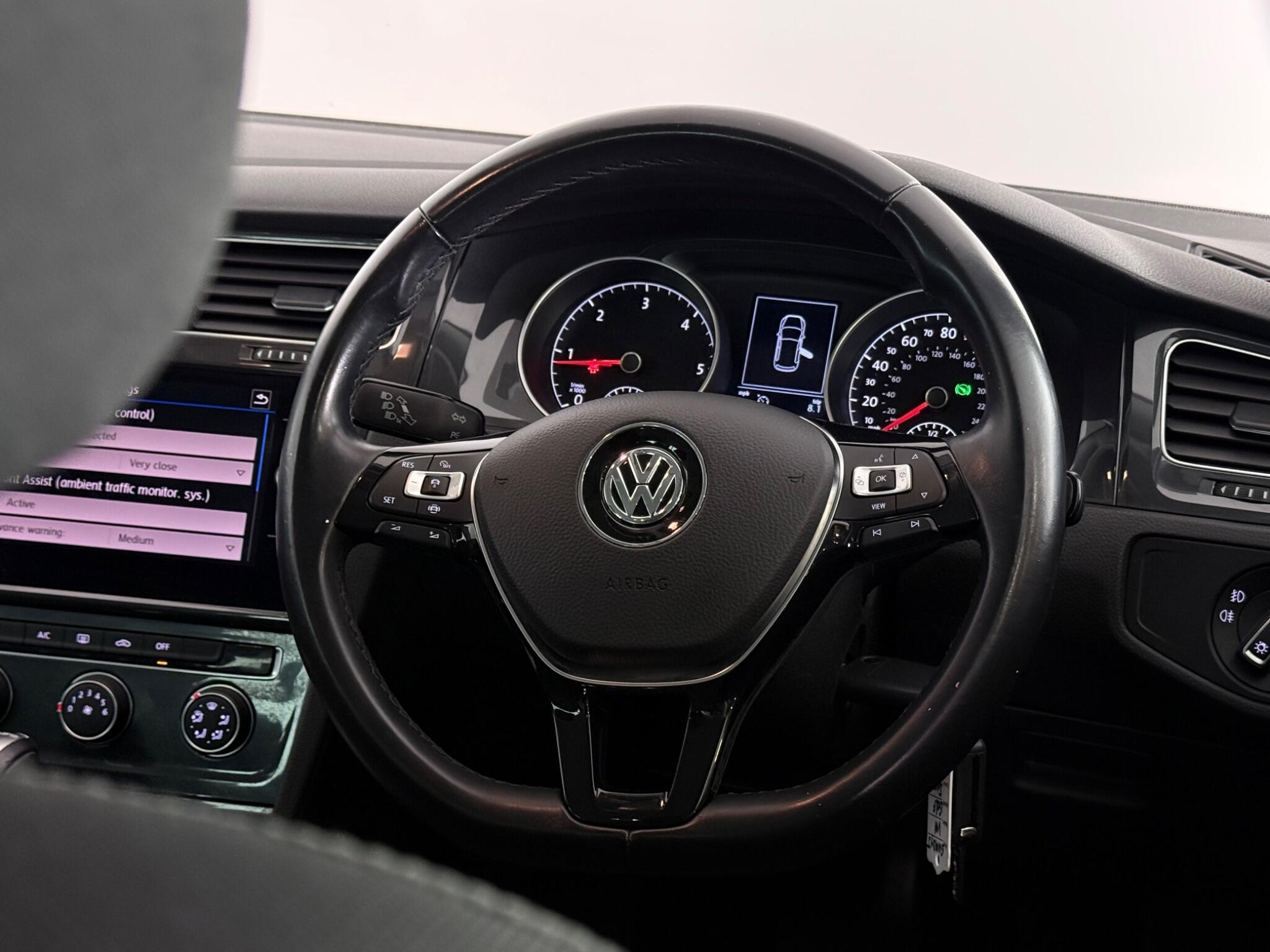 Volkswagen Golf view 13