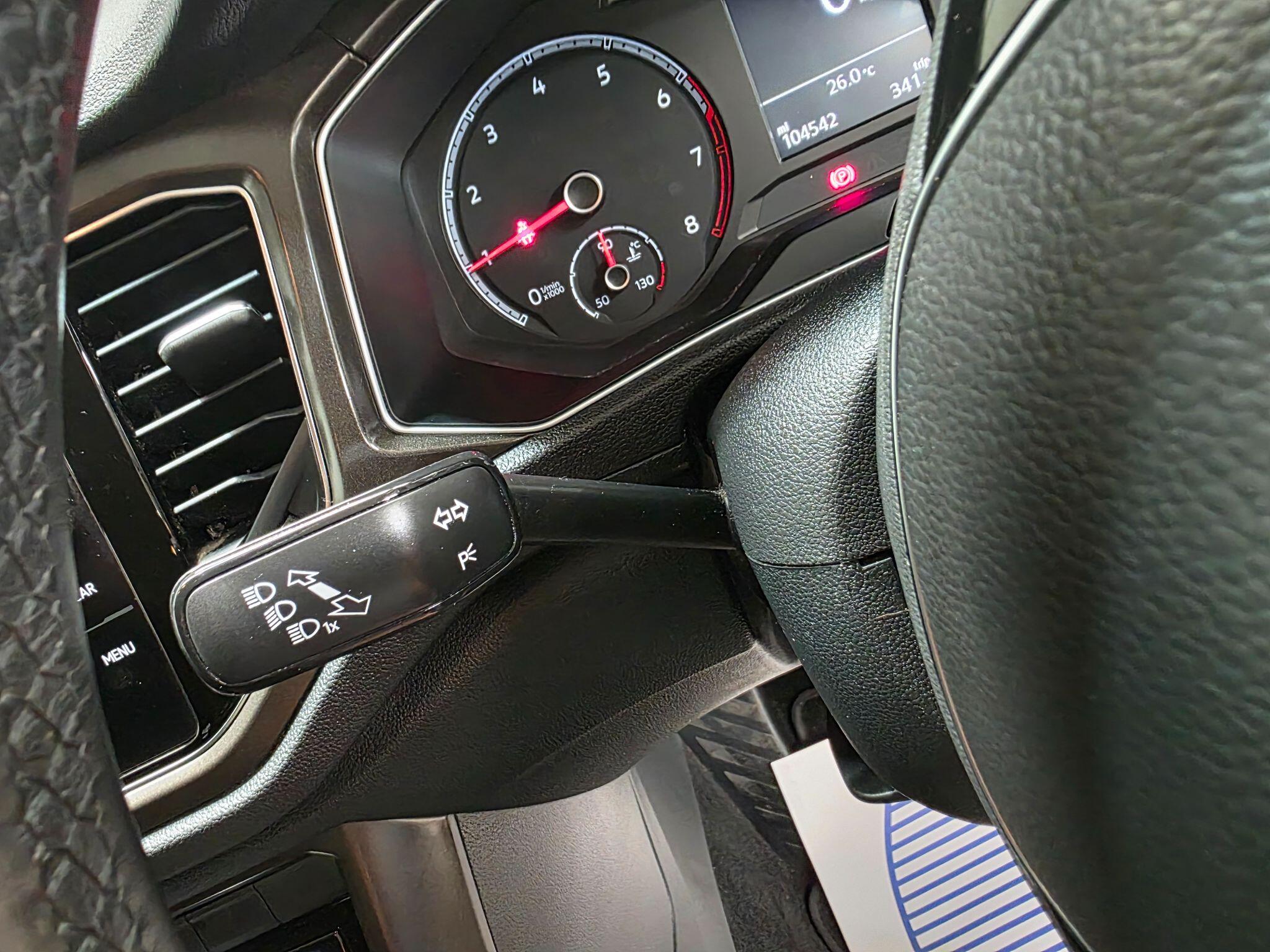 Volkswagen T-Roc view 19