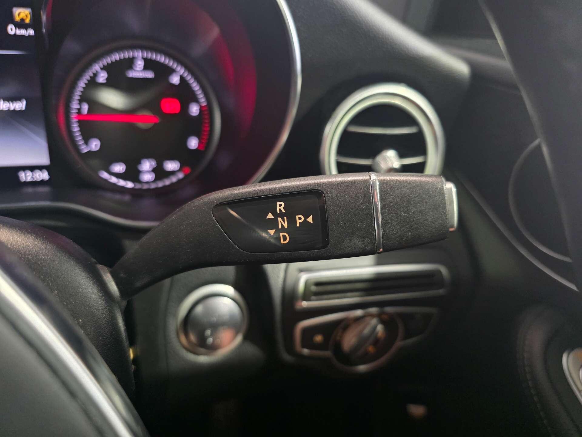Mercedes-Benz GLC view 22