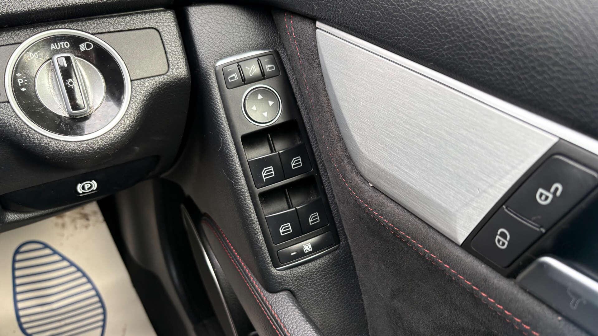 Mercedes-Benz C-Class view 22