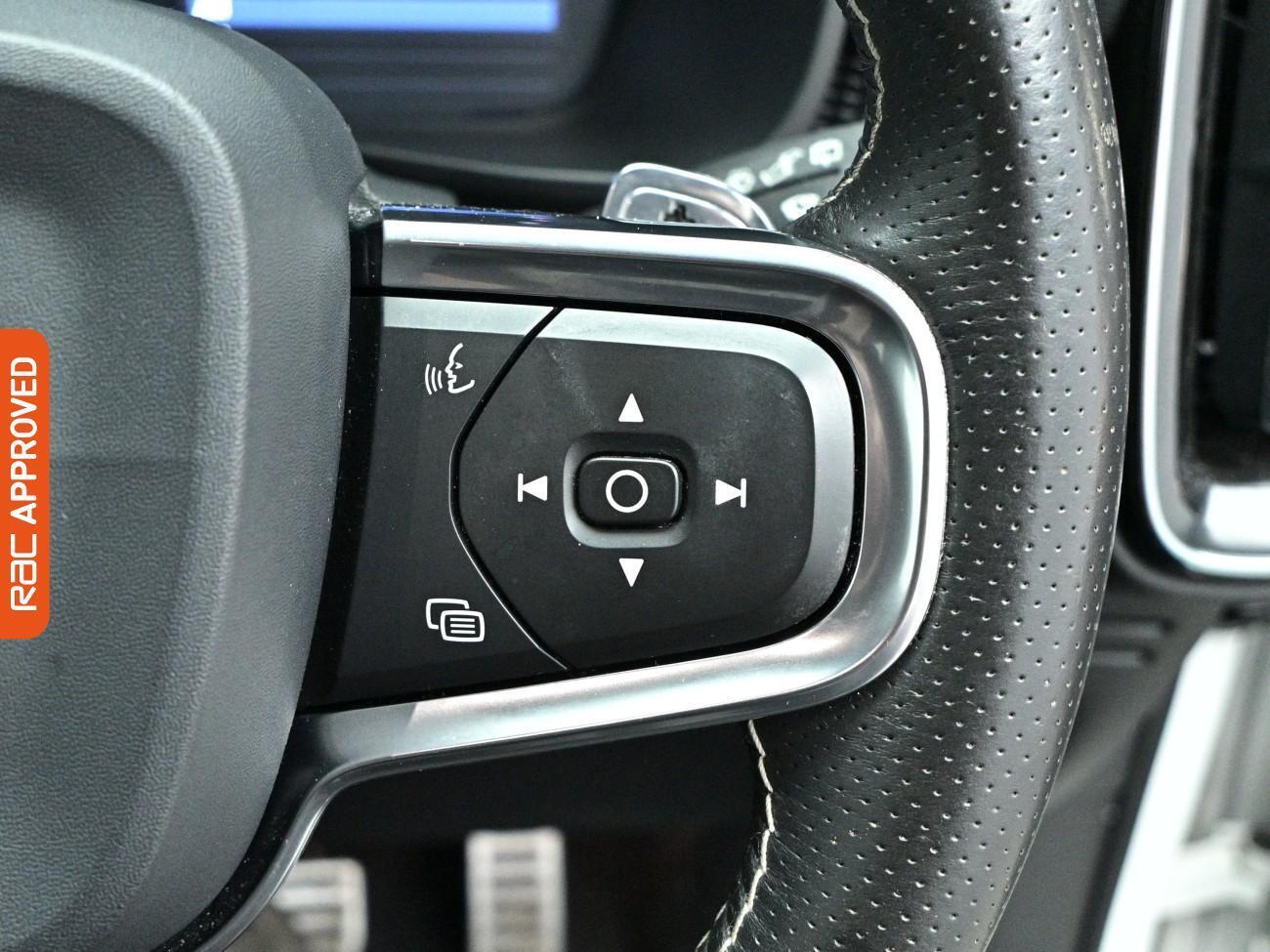 Volvo XC40 view 22