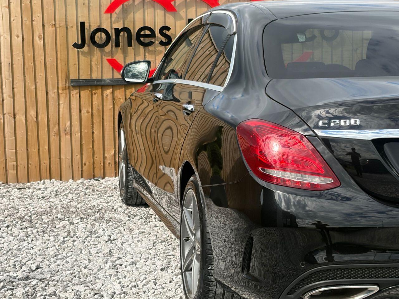 Mercedes-Benz C-Class view 9
