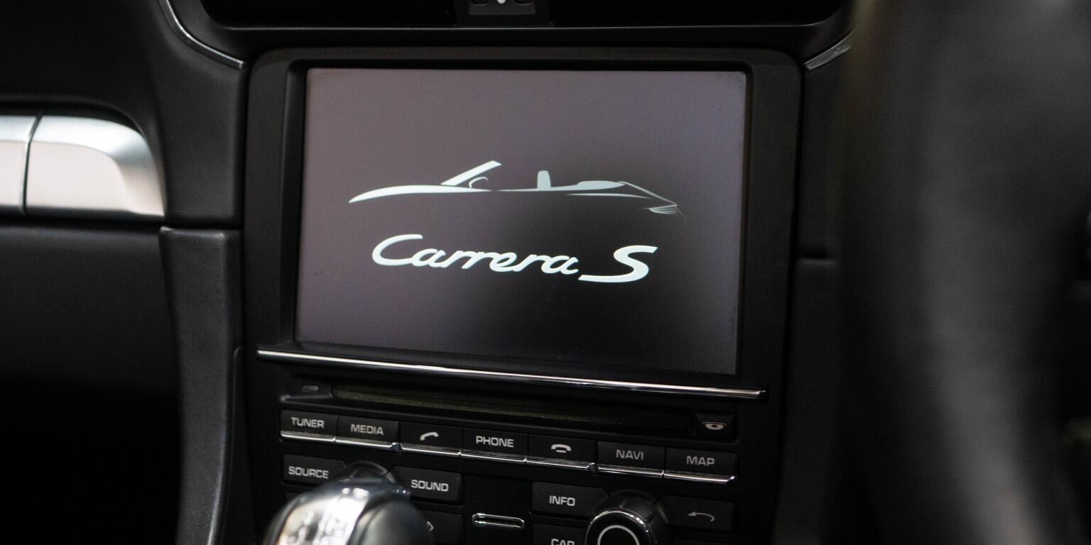 Porsche 911 view 42