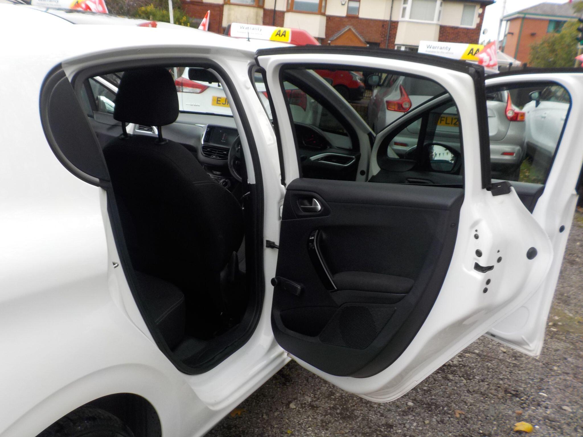Peugeot 208 1.2 VTi PureTech Style Euro 6 5dr