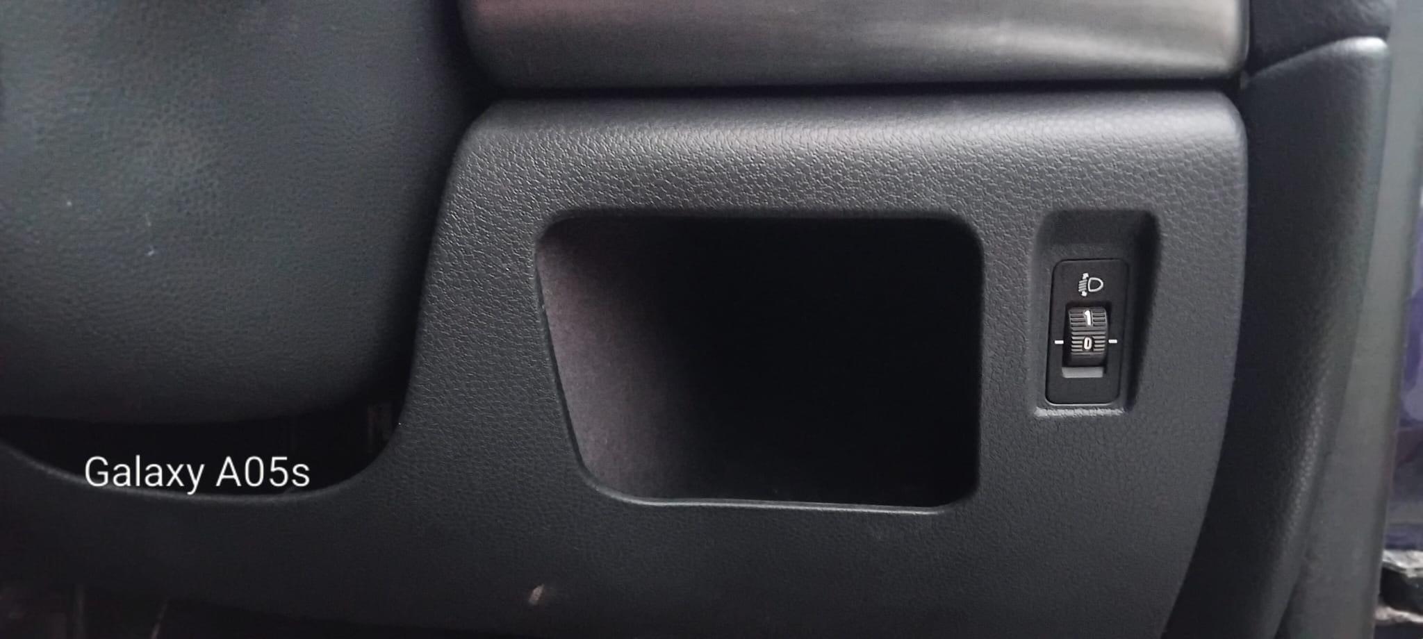 2005 MINI Hatch image 15