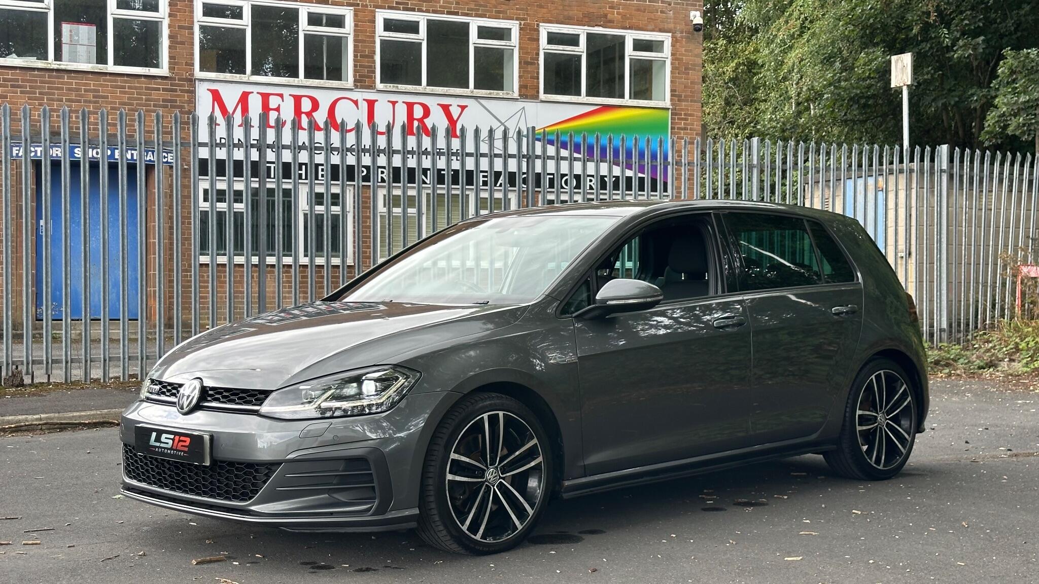 Volkswagen Golf view 3