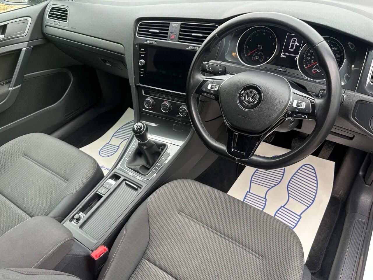 Volkswagen Golf view 2