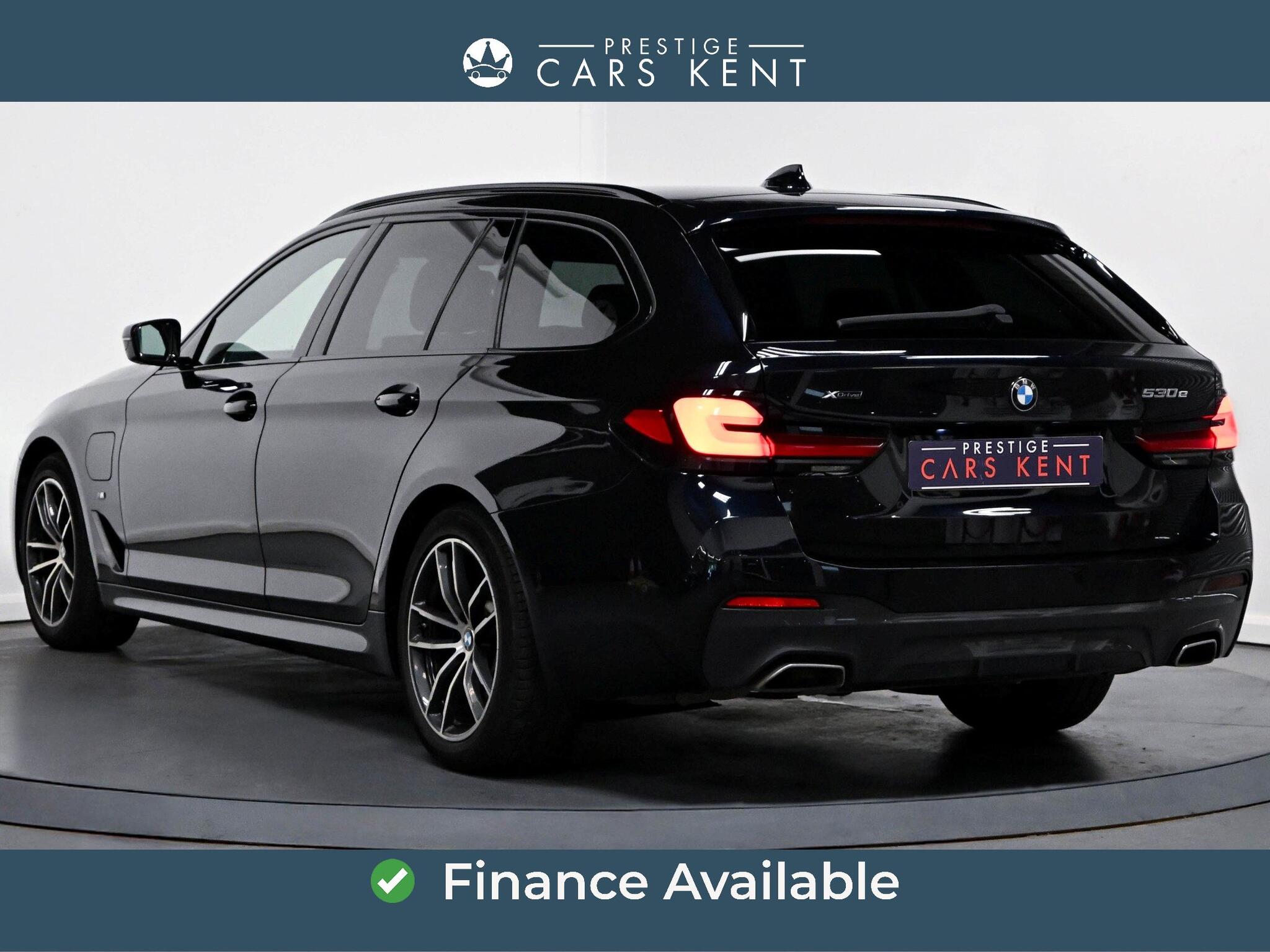 BMW 5 Series view 3
