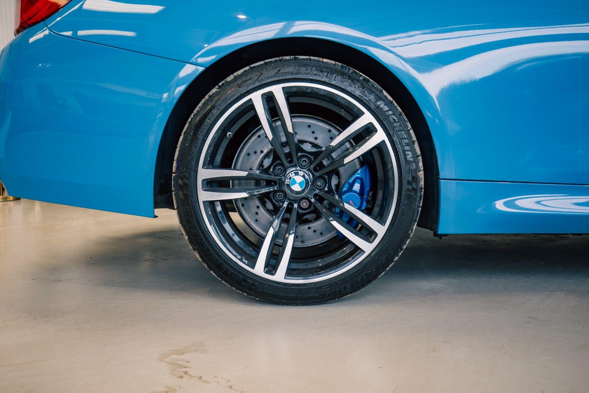 BMW M4 view 7