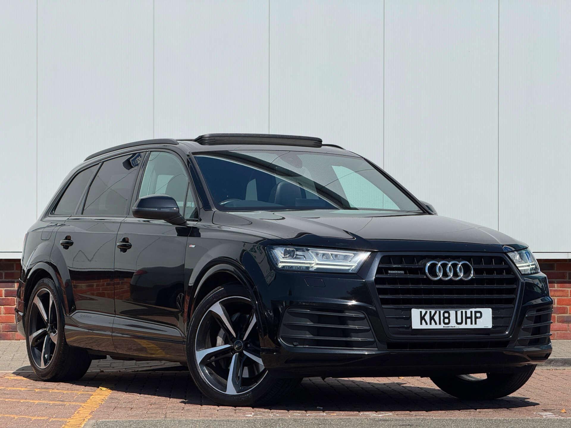 Audi Q7 view 5