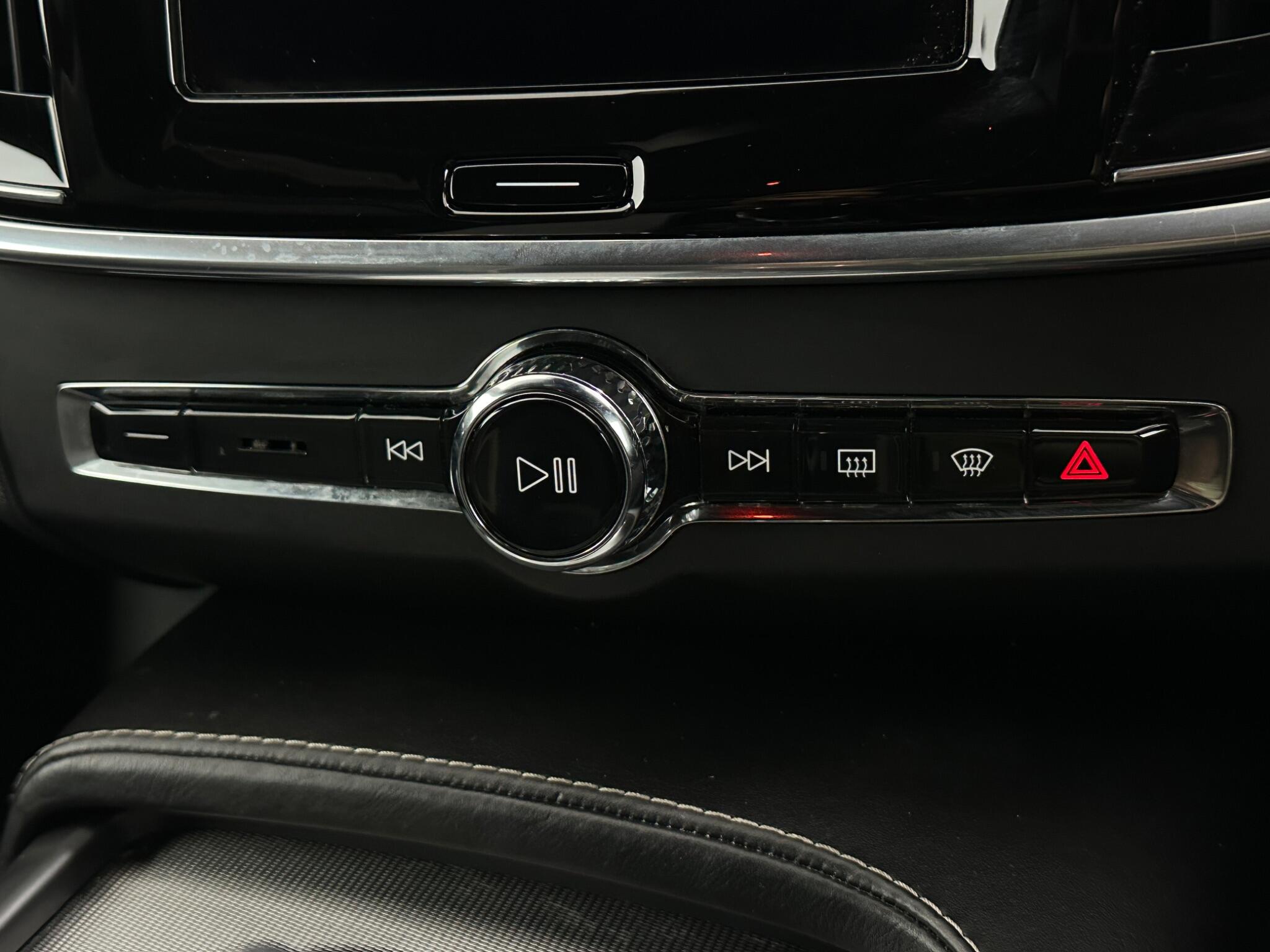 Volvo S90 view 22