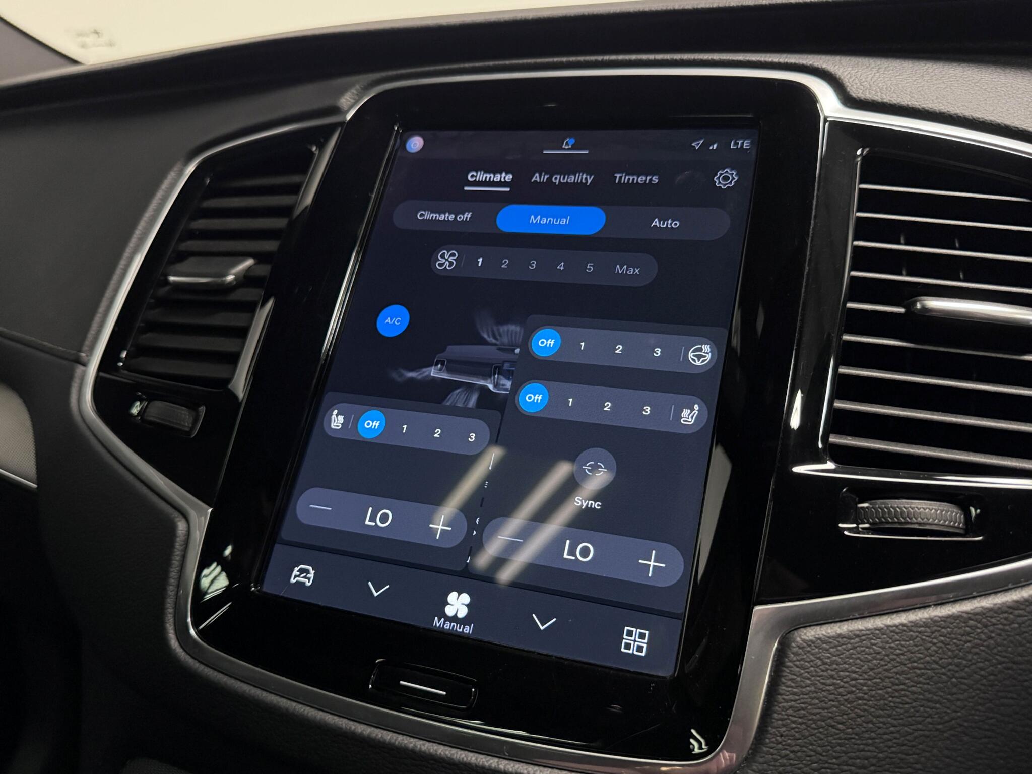 Volvo XC90 view 56