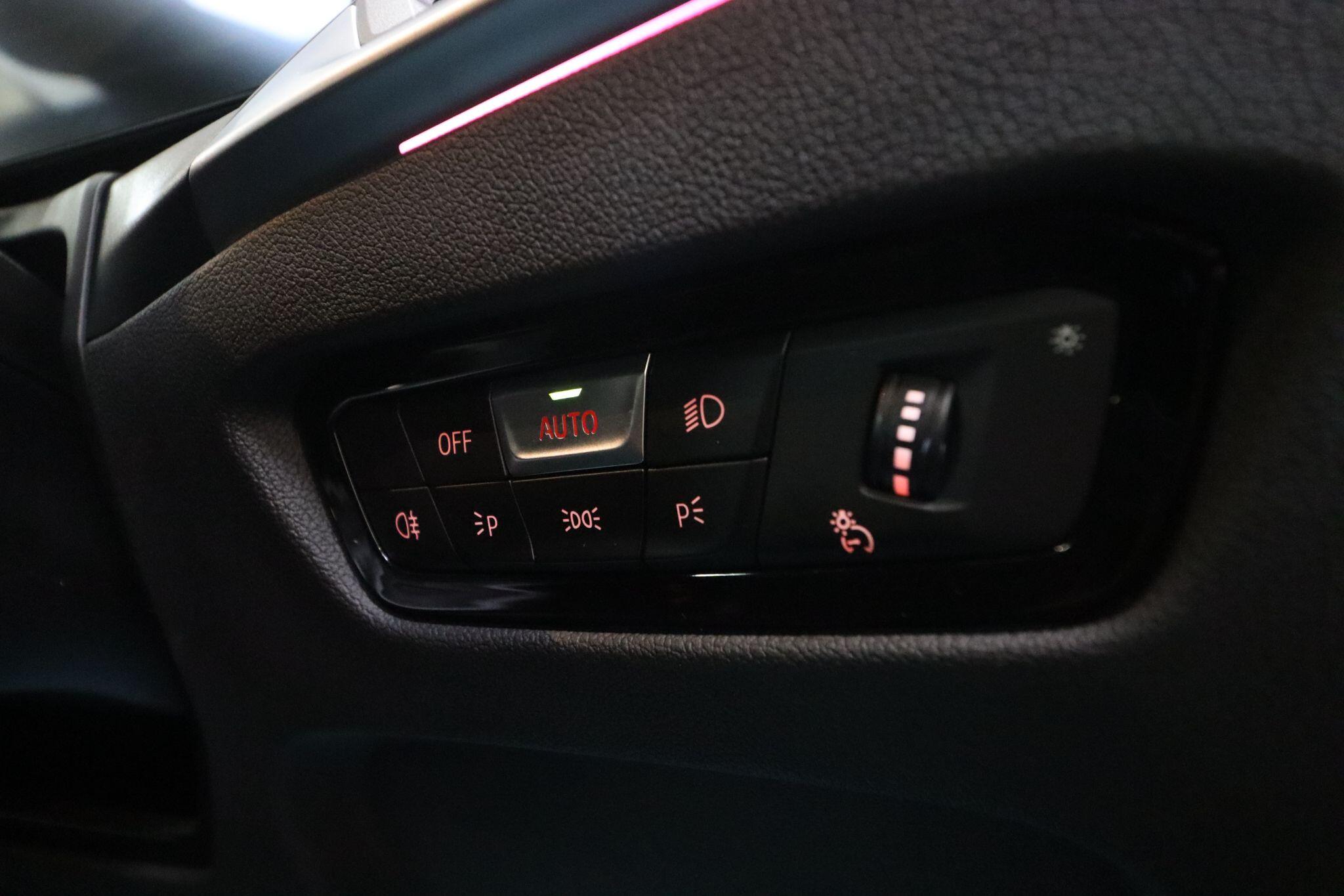 BMW 3 Series view 17