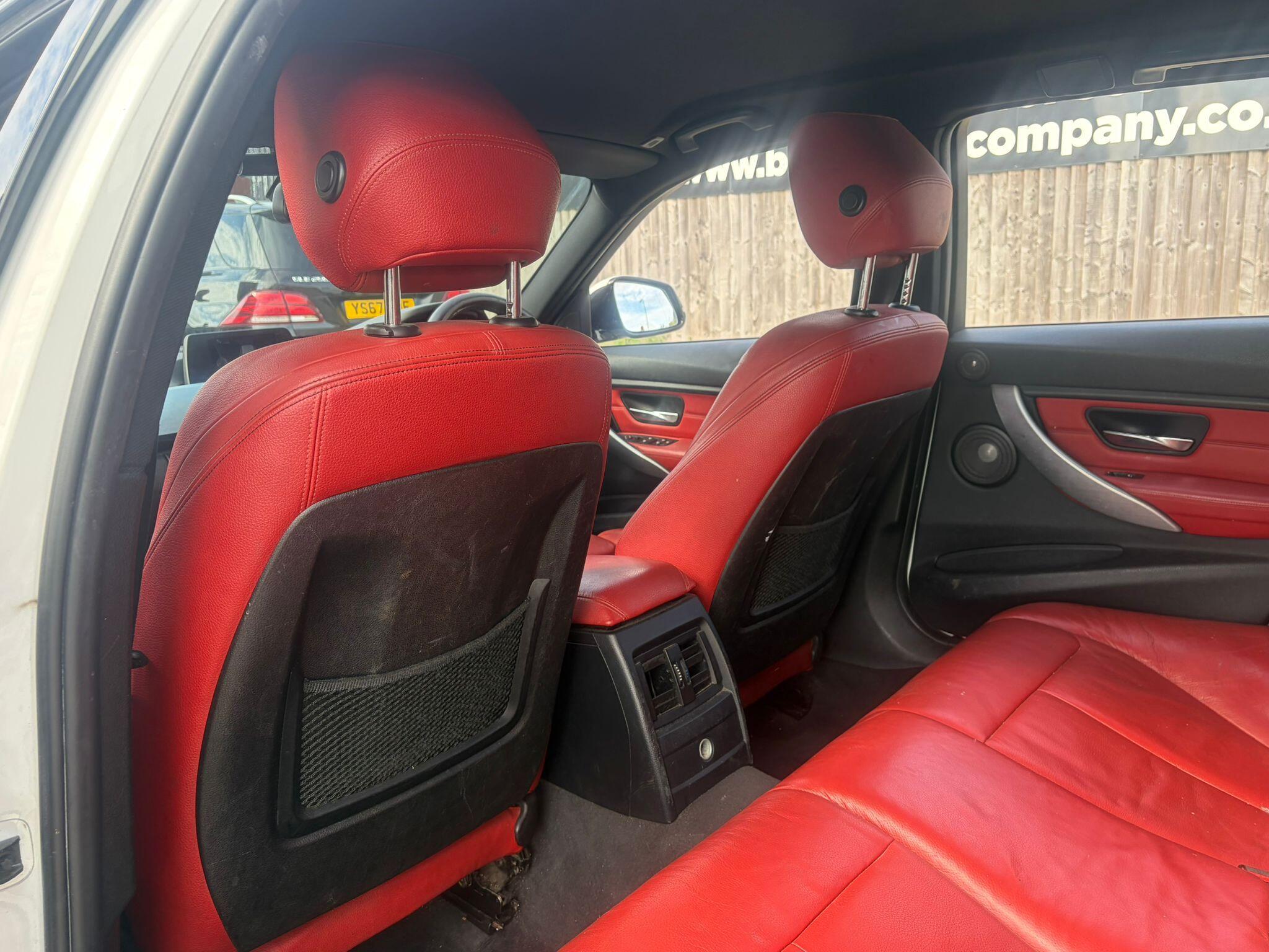 BMW 3 Series view 17