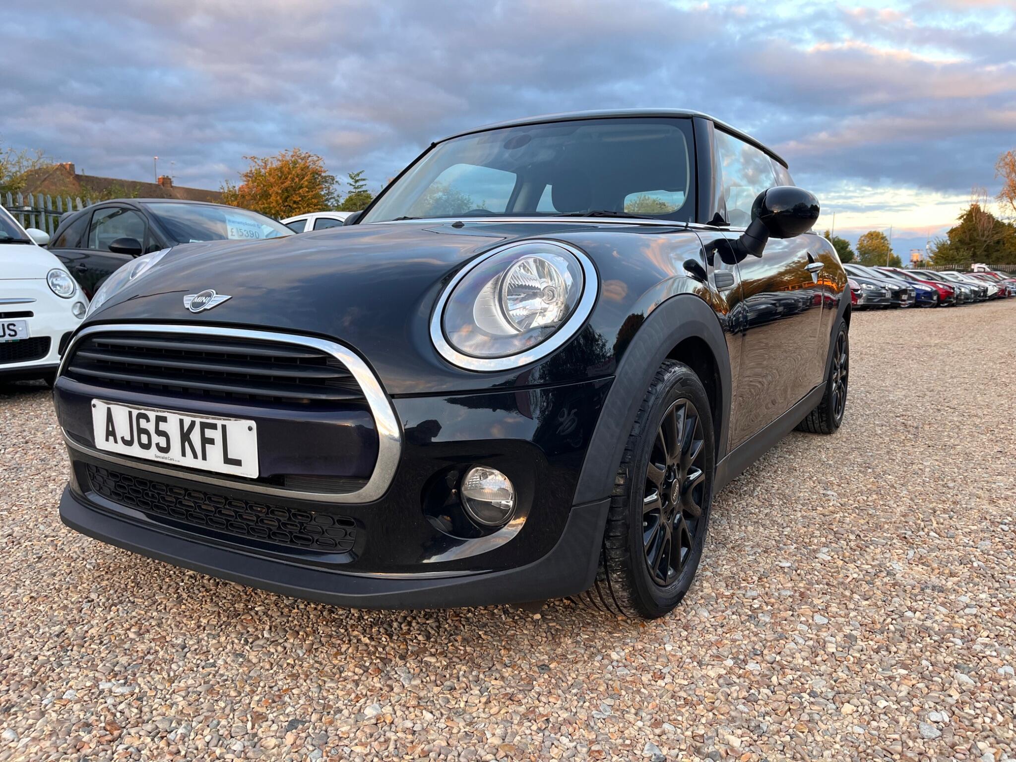 MINI Hatch view 9