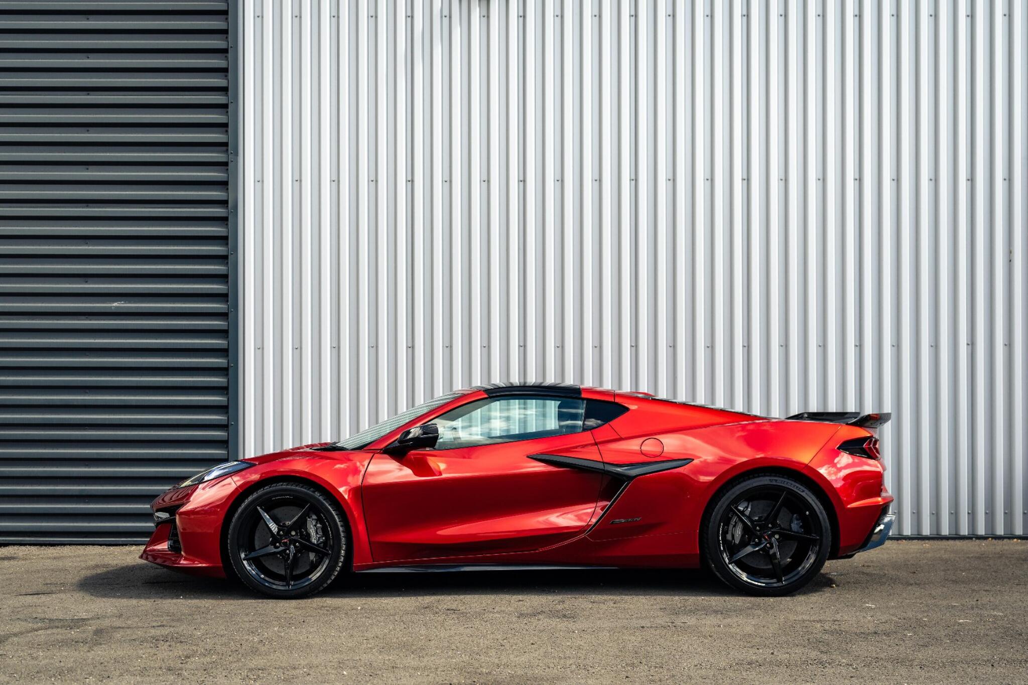 Chevrolet Corvette view 3