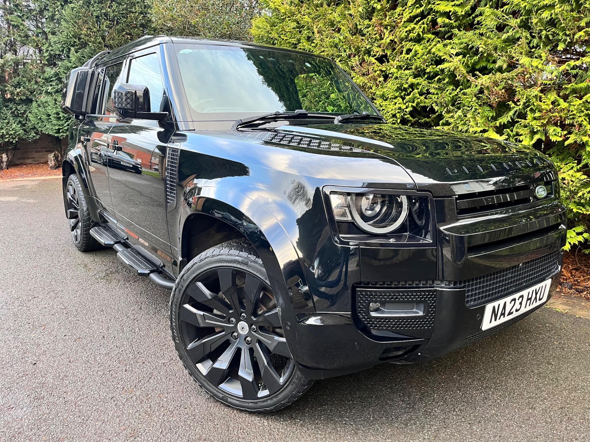 Land Rover Defender view 25