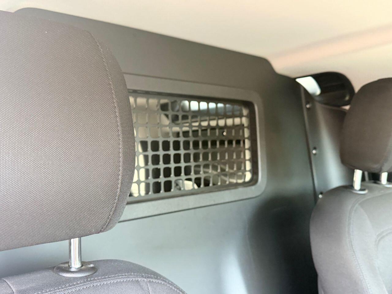 Land Rover Defender view 19