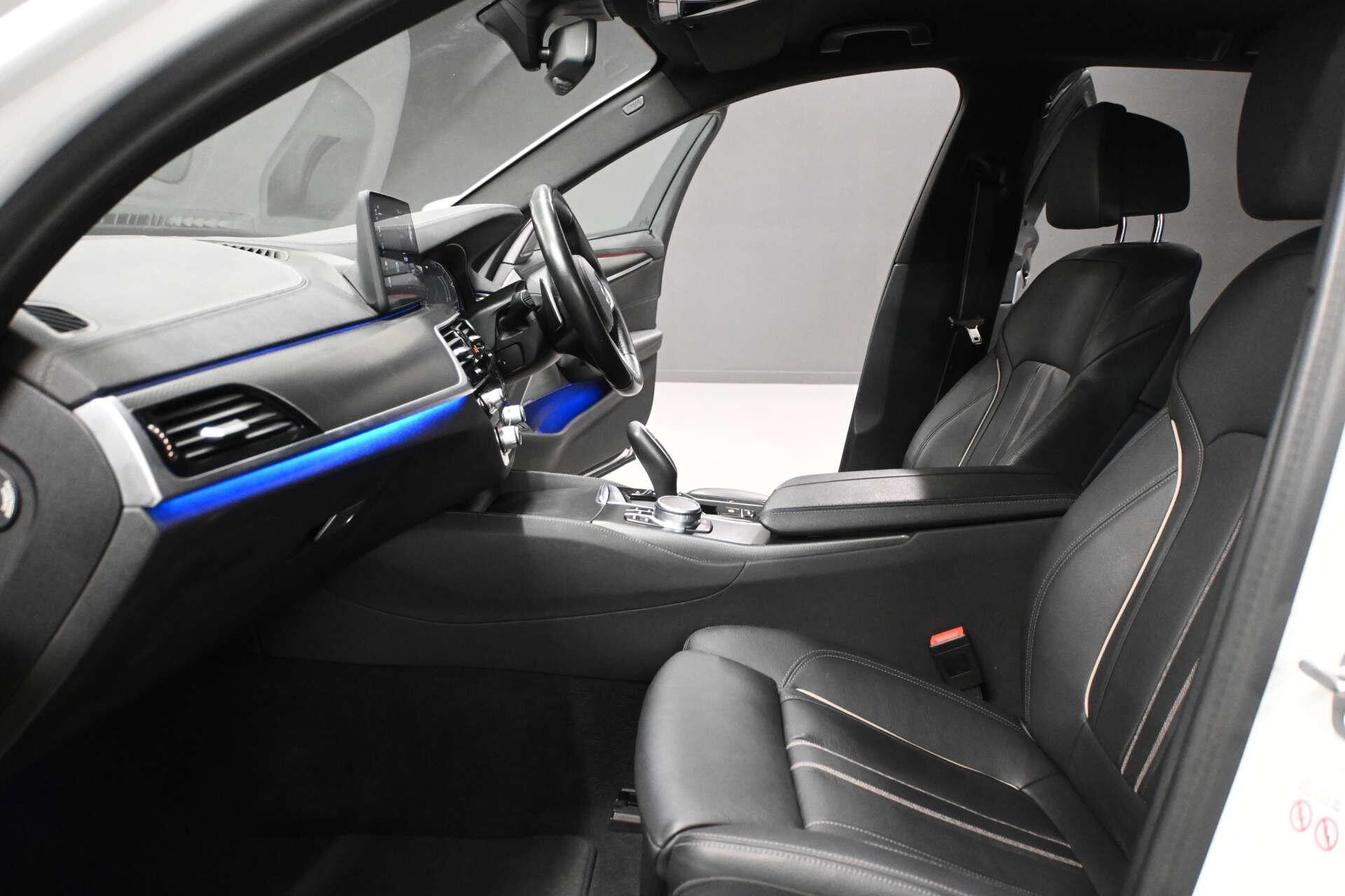 BMW 5 Series view 17
