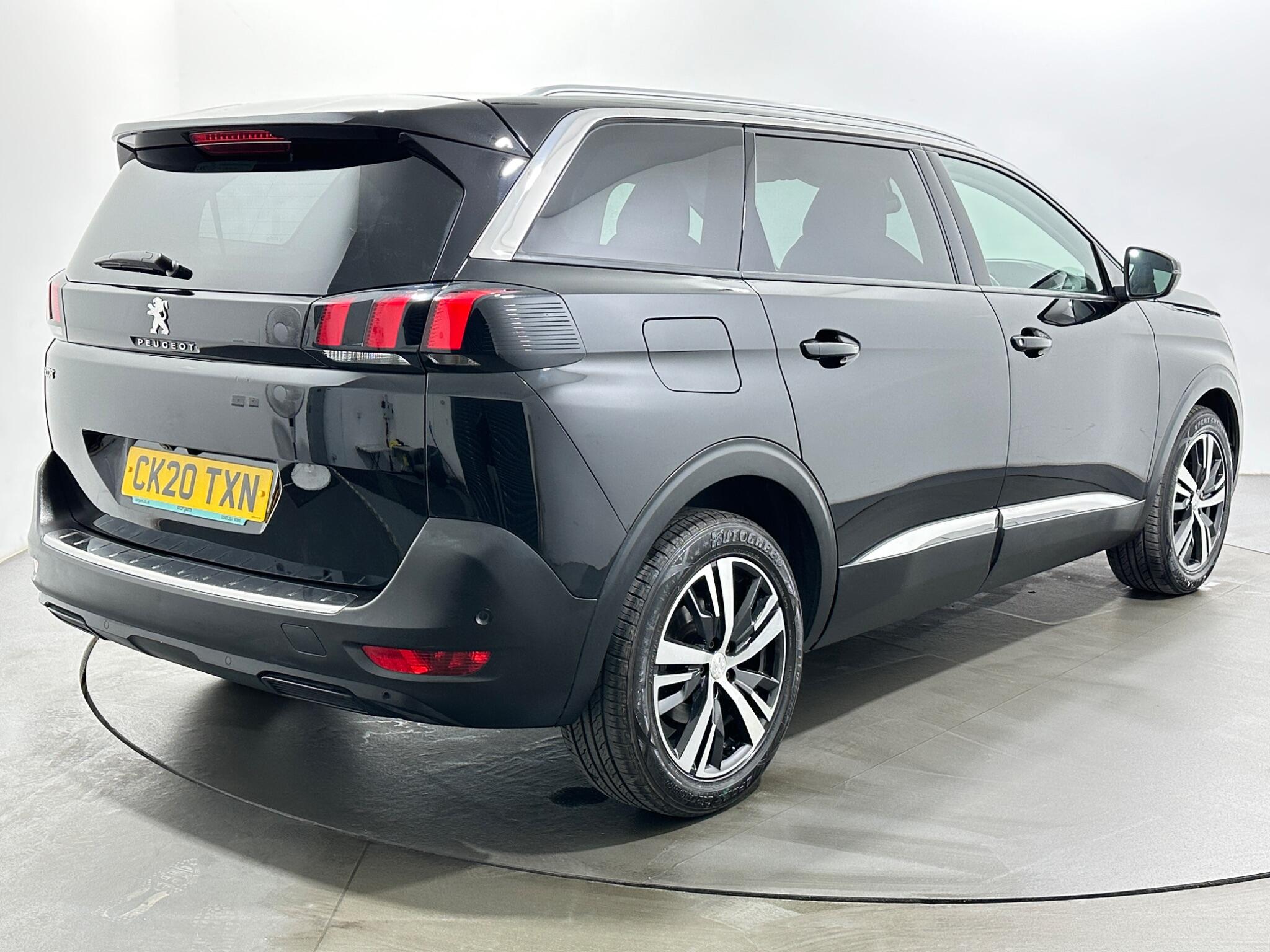 Peugeot 5008 view 8