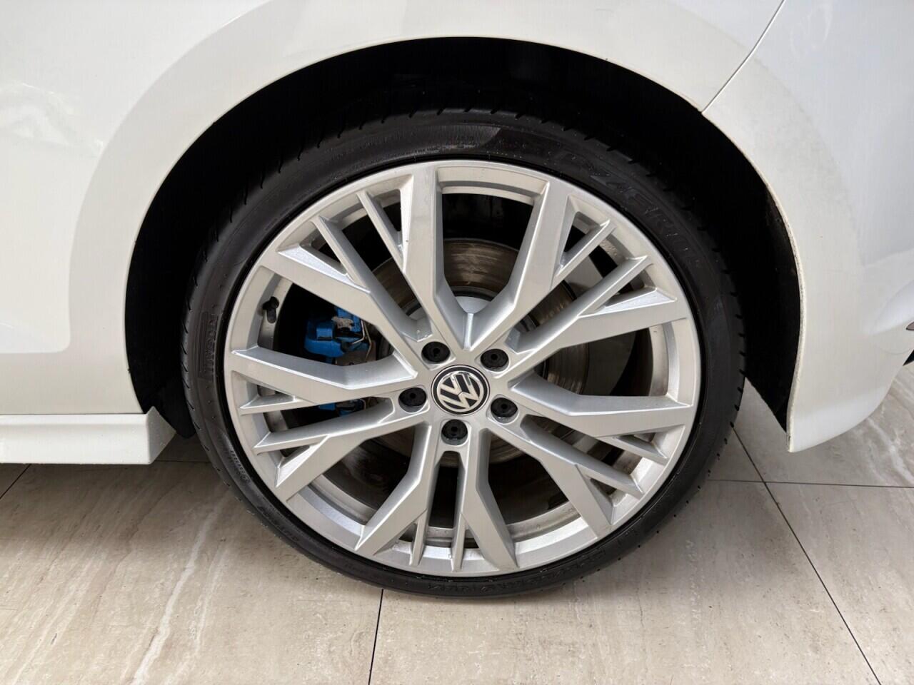 Volkswagen Golf view 12