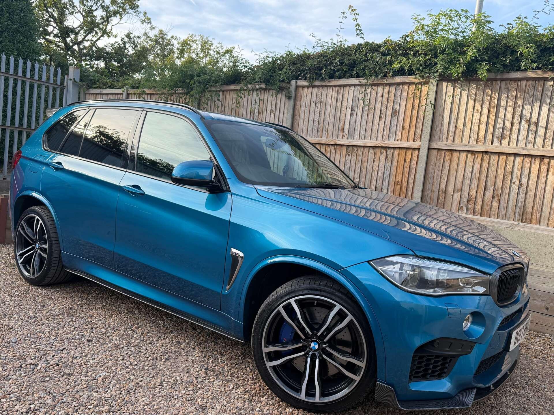 BMW X5 M view 9