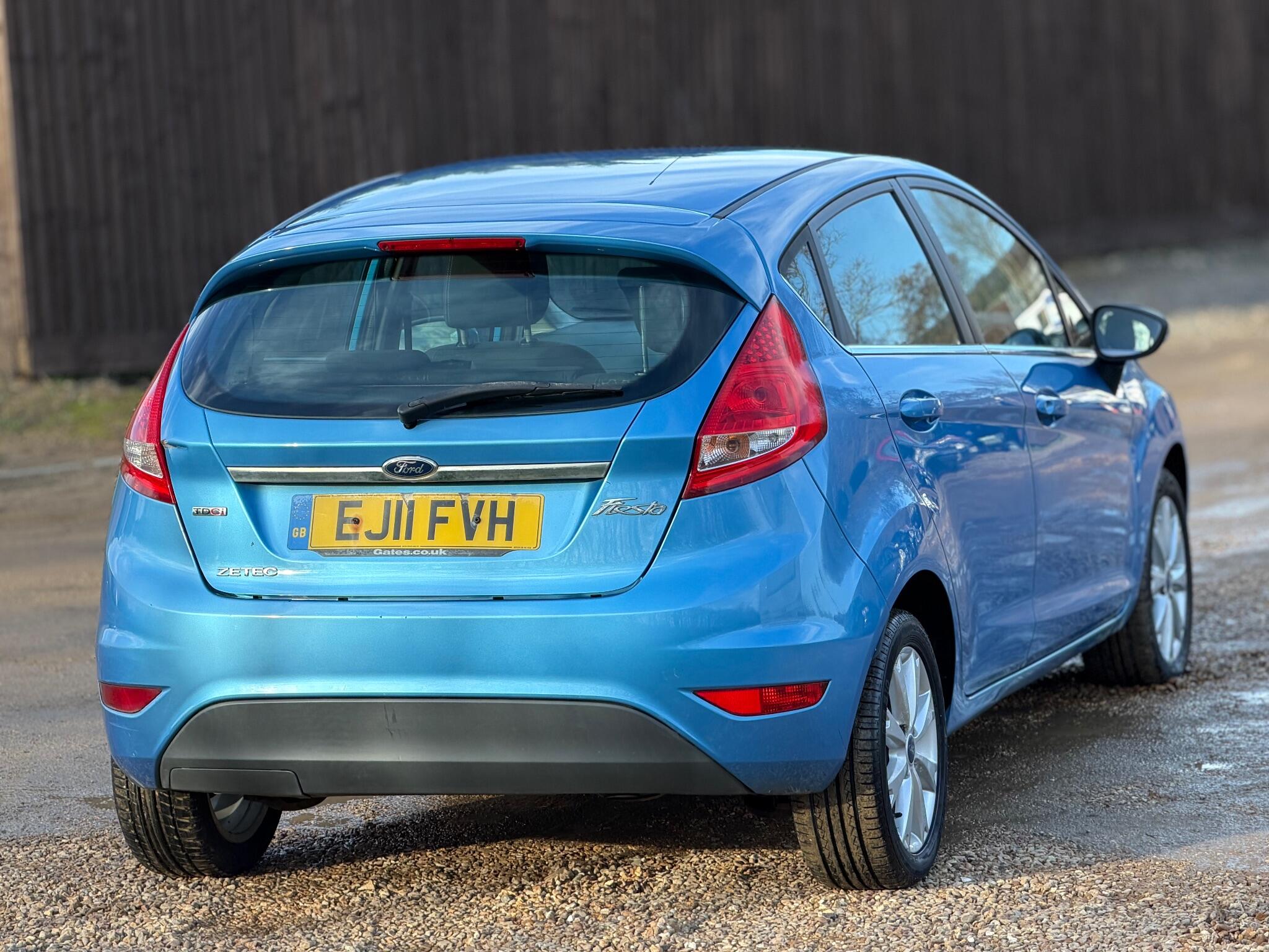 2011 Ford Fiesta 1.4 TDCi DPF Zetec 5dr image 11