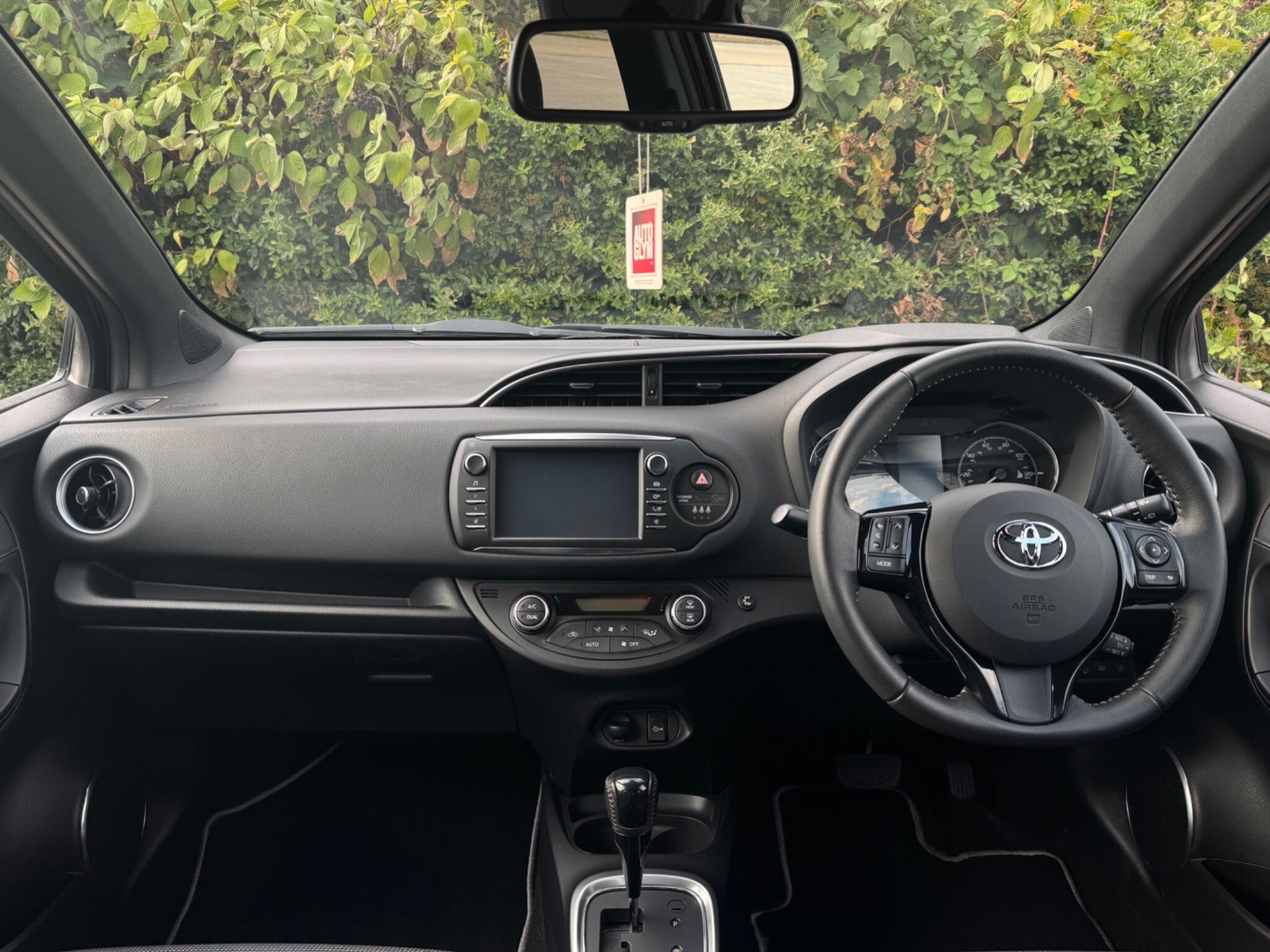 Toyota Yaris view 13