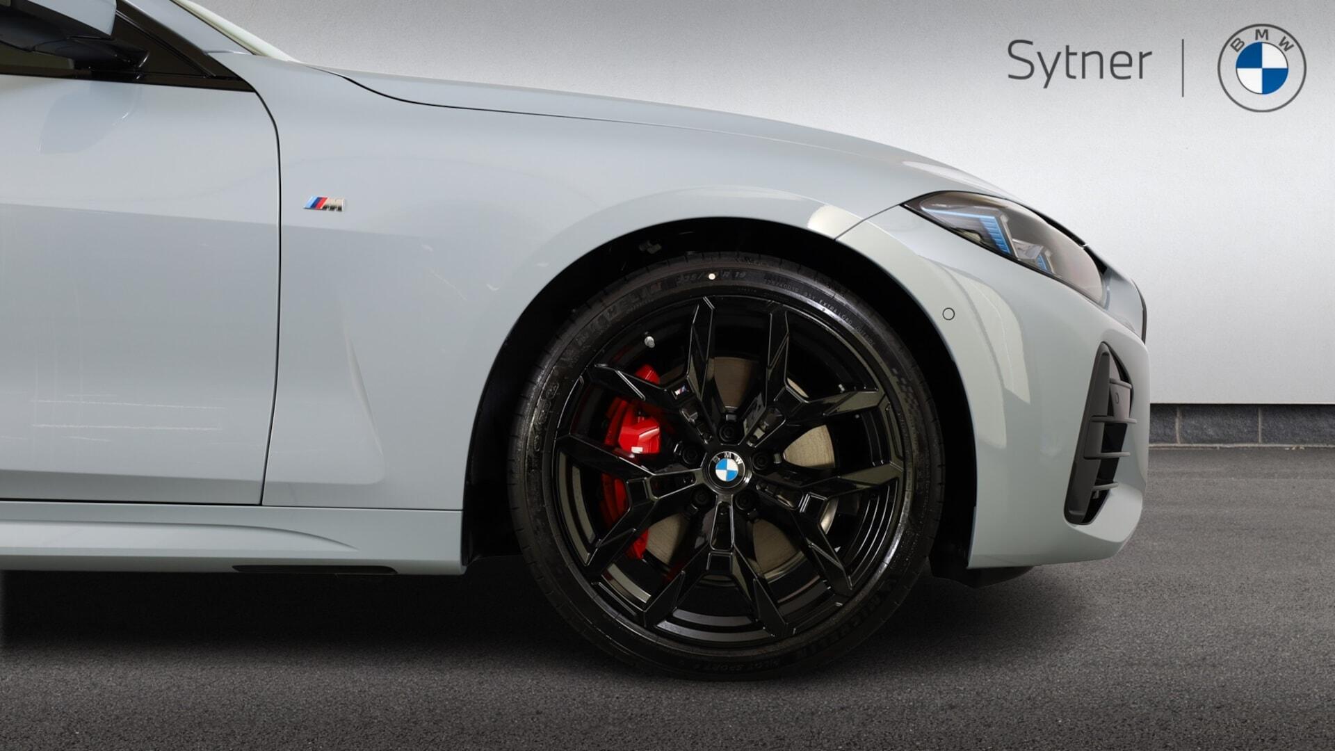 BMW 4 Series view 14