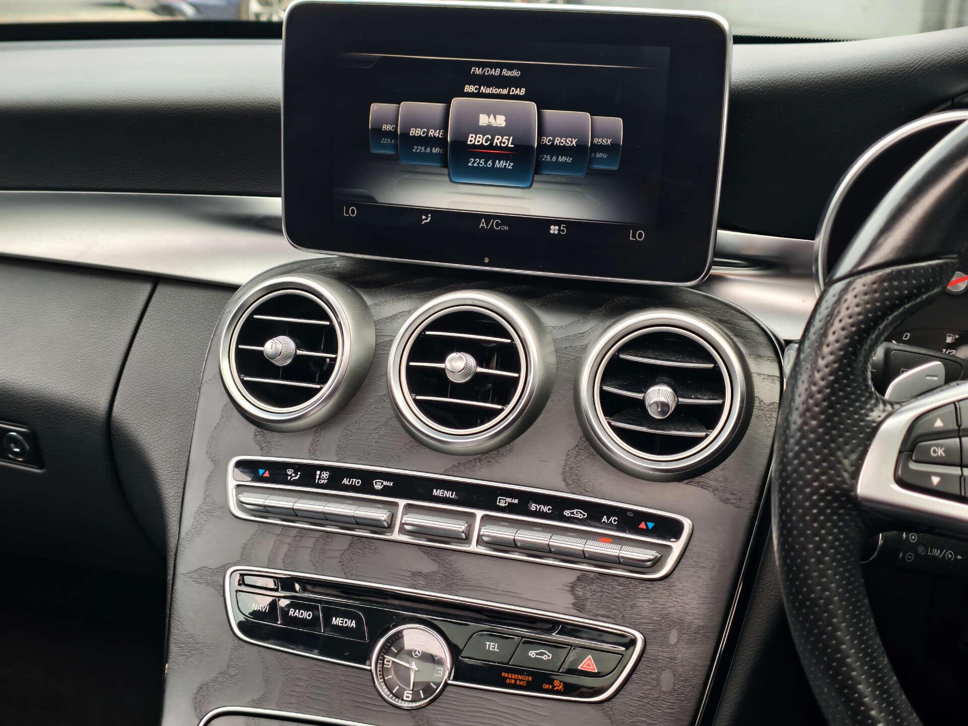 Mercedes-Benz C Class view 29