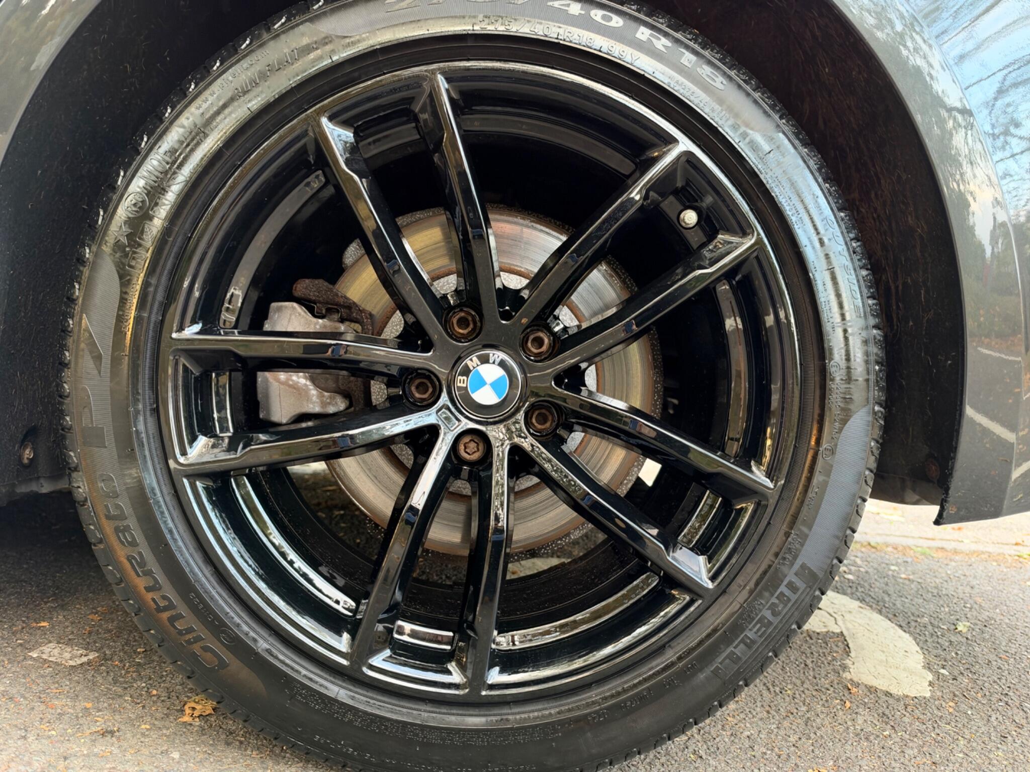 BMW 5 Series view 26