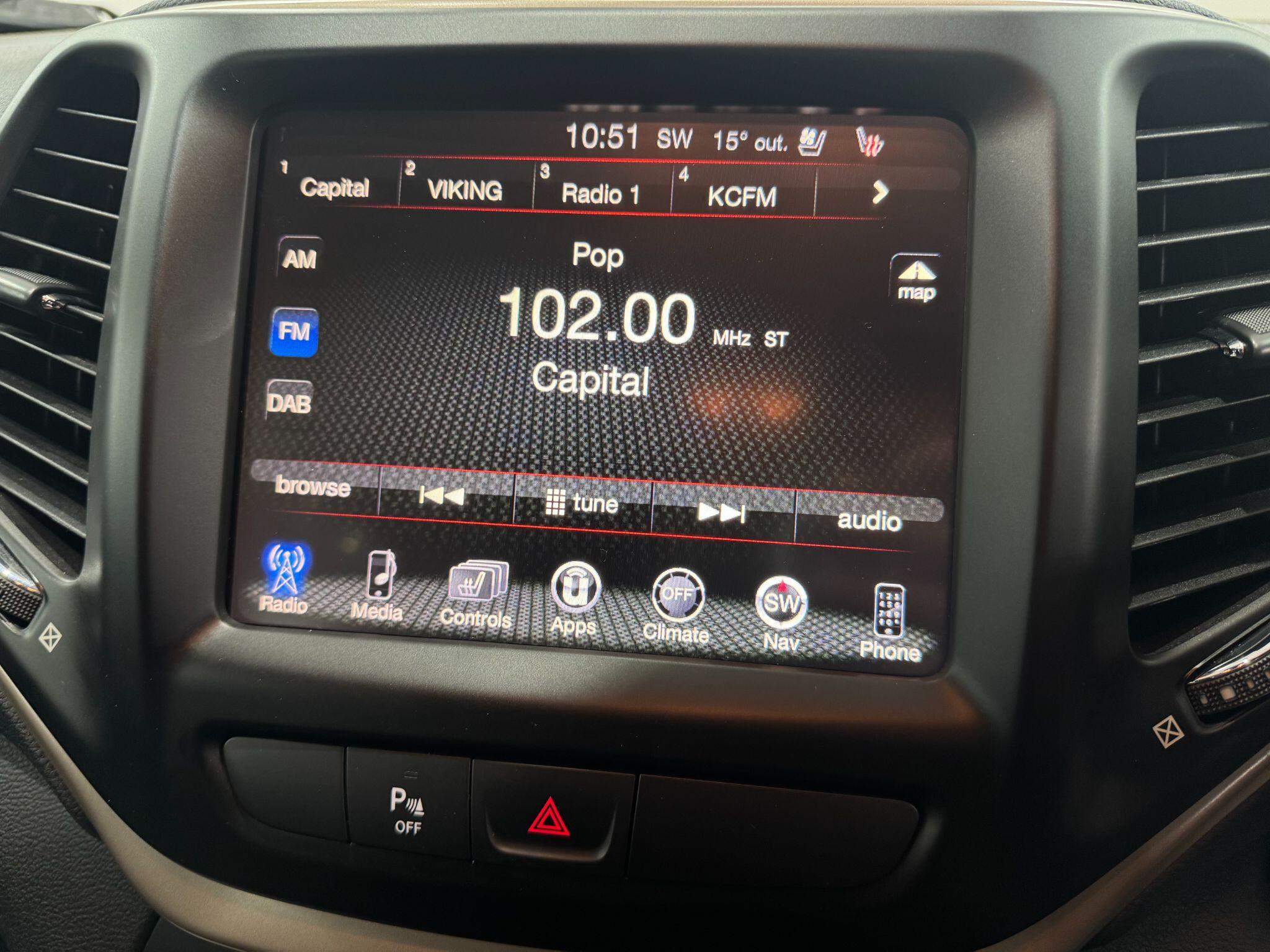 Jeep Cherokee view 39