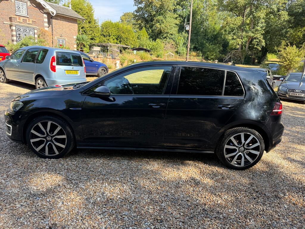 Volkswagen Golf view 6