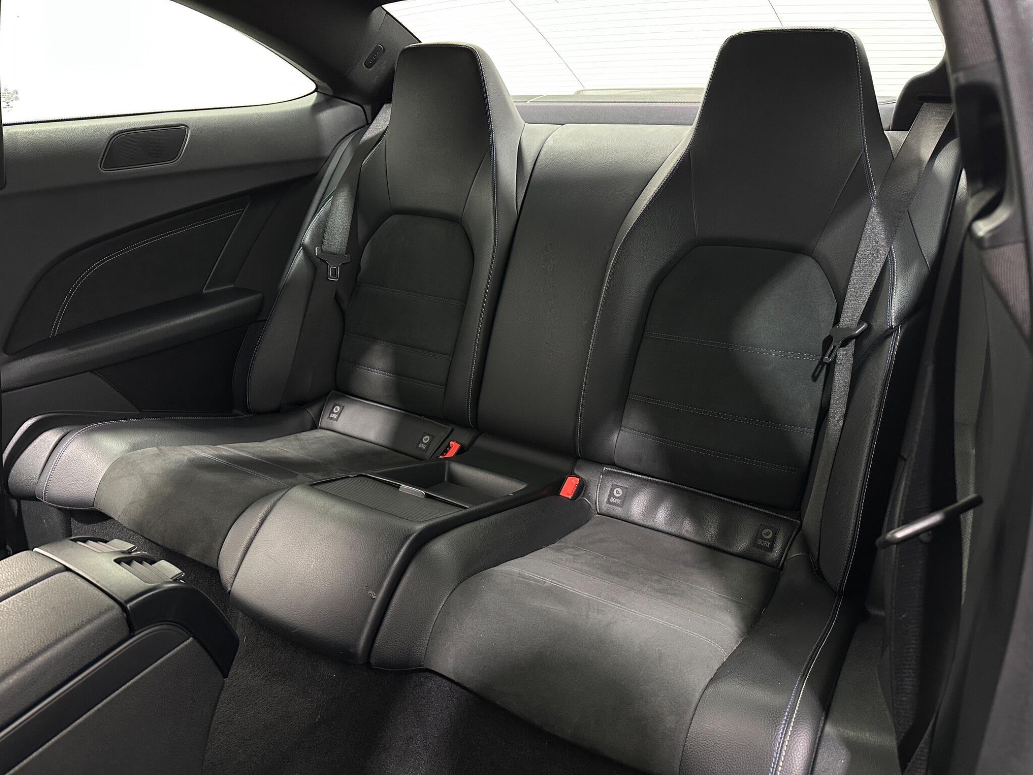 Mercedes-Benz C-Class view 36